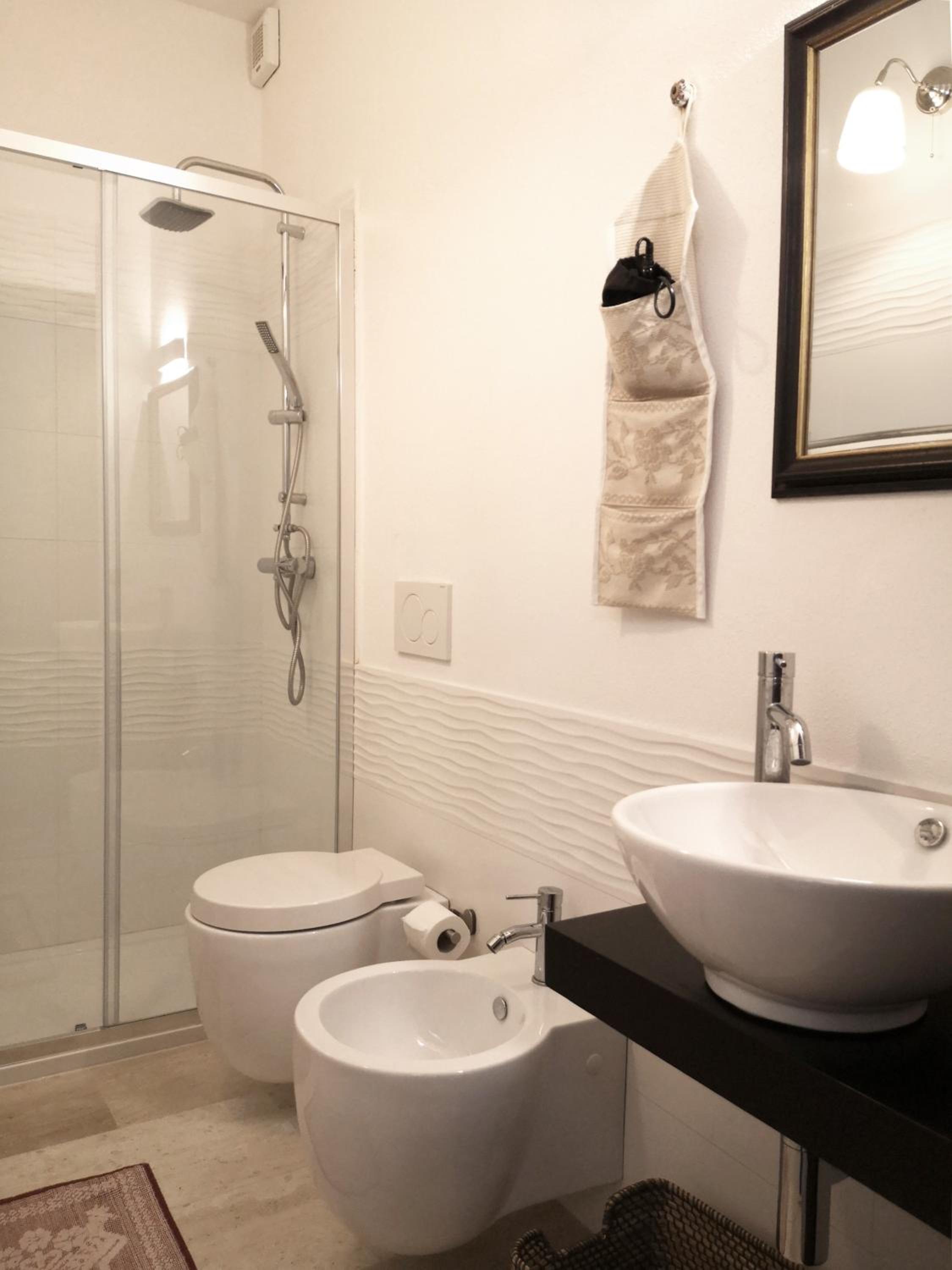 sa ribera en Càbras — bathroom
