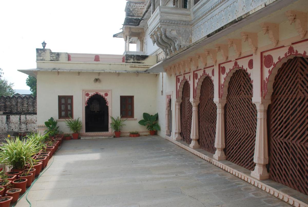 Heritage Krishna Palace Athana view 4