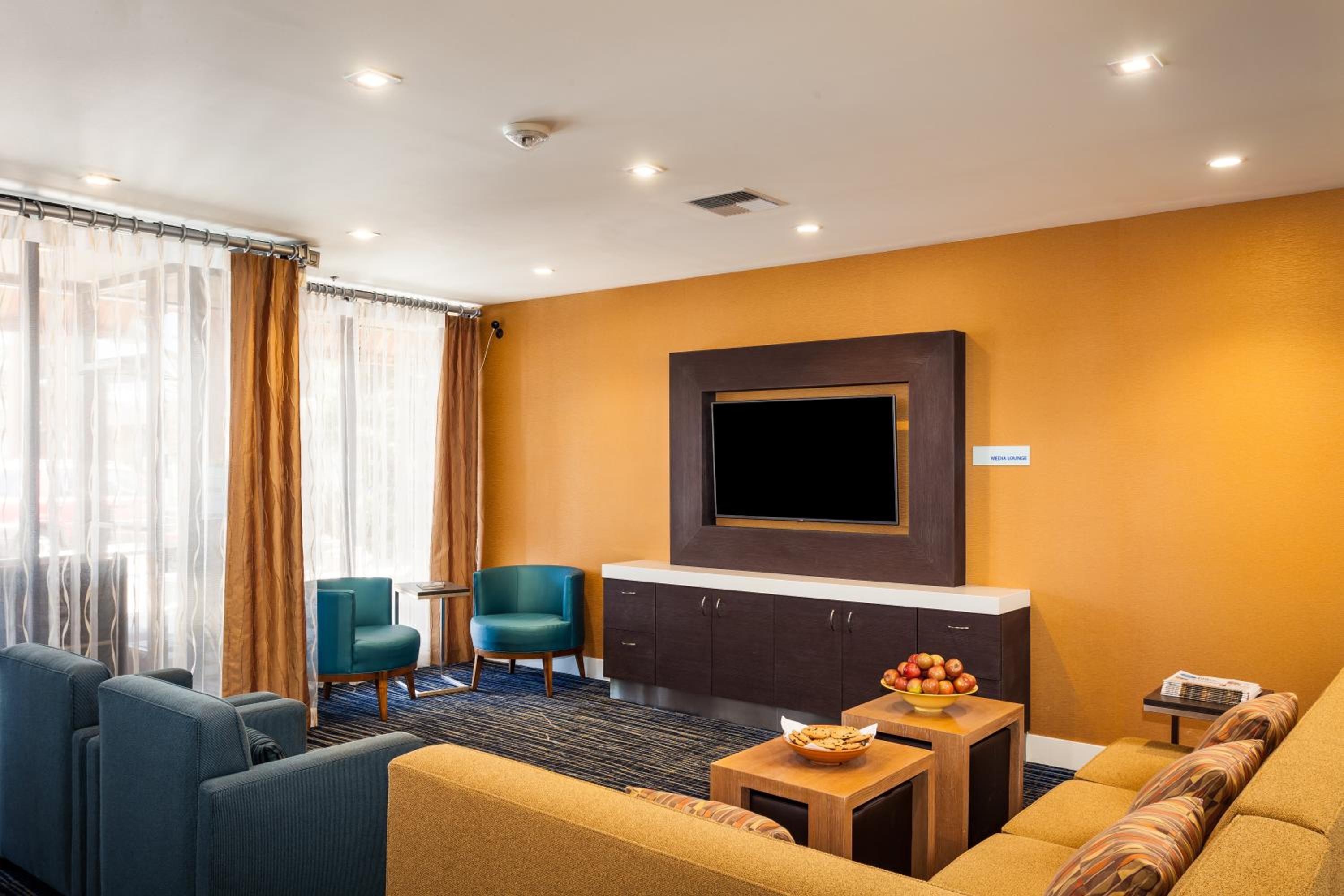 Holiday Inn Express at Monterey Bay by IHG