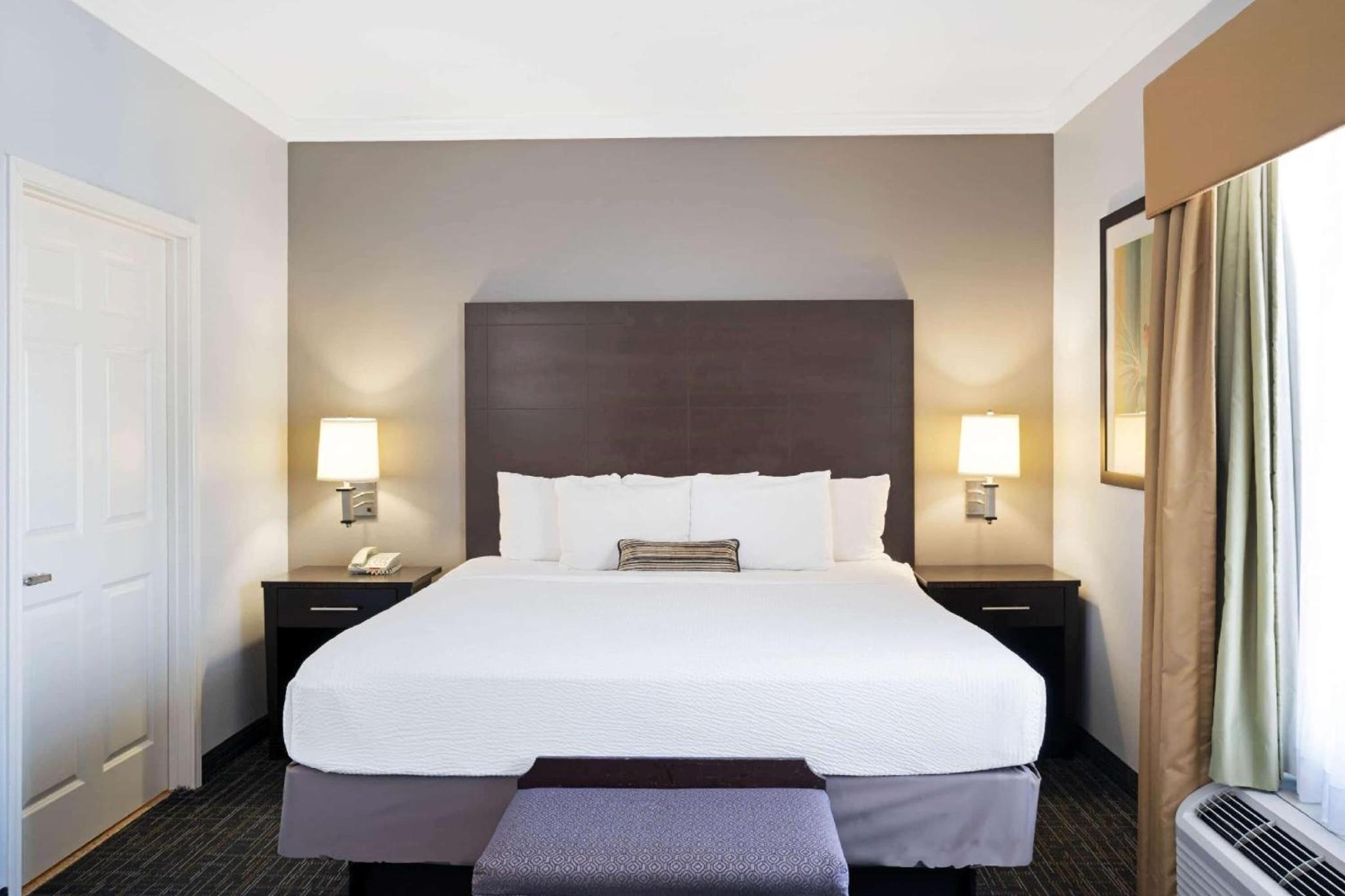 Garner Hotel Houston - Westchase by IHG