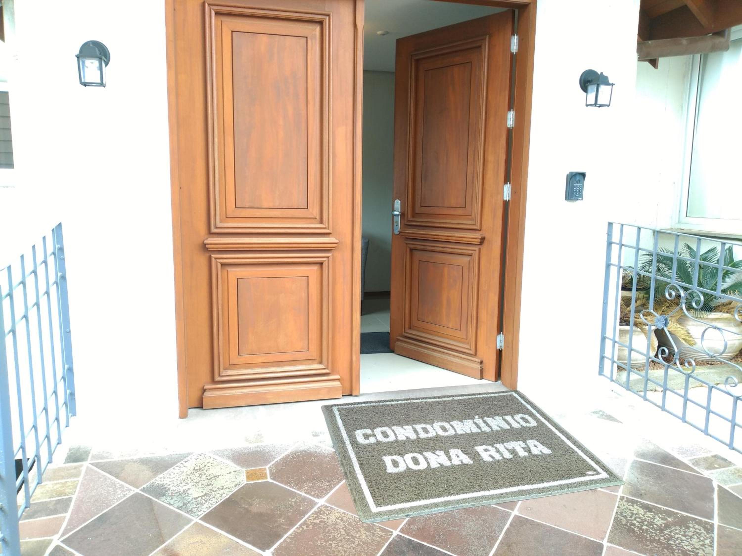 APTO DE LUXO, 3 SUITES, 1 MASTER E 2 AMERICANAS, CENTRO 300mtos RUA COBERTA, GRAMADO view 2