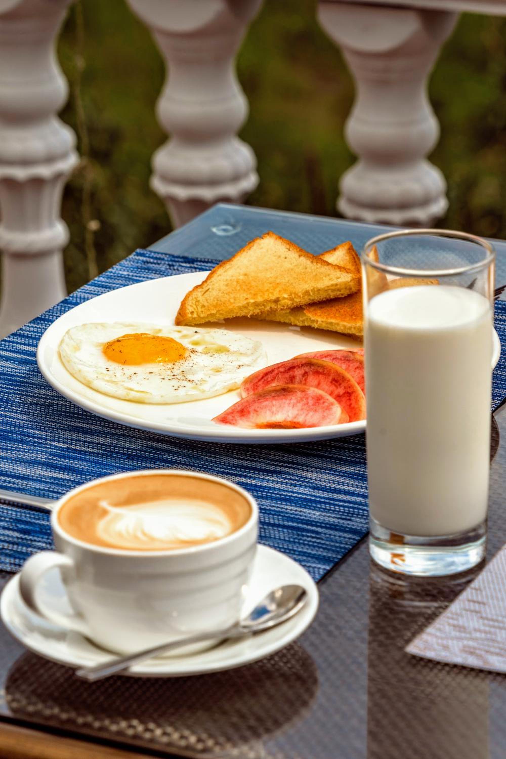 Whispering Mountains Boutique Hotel