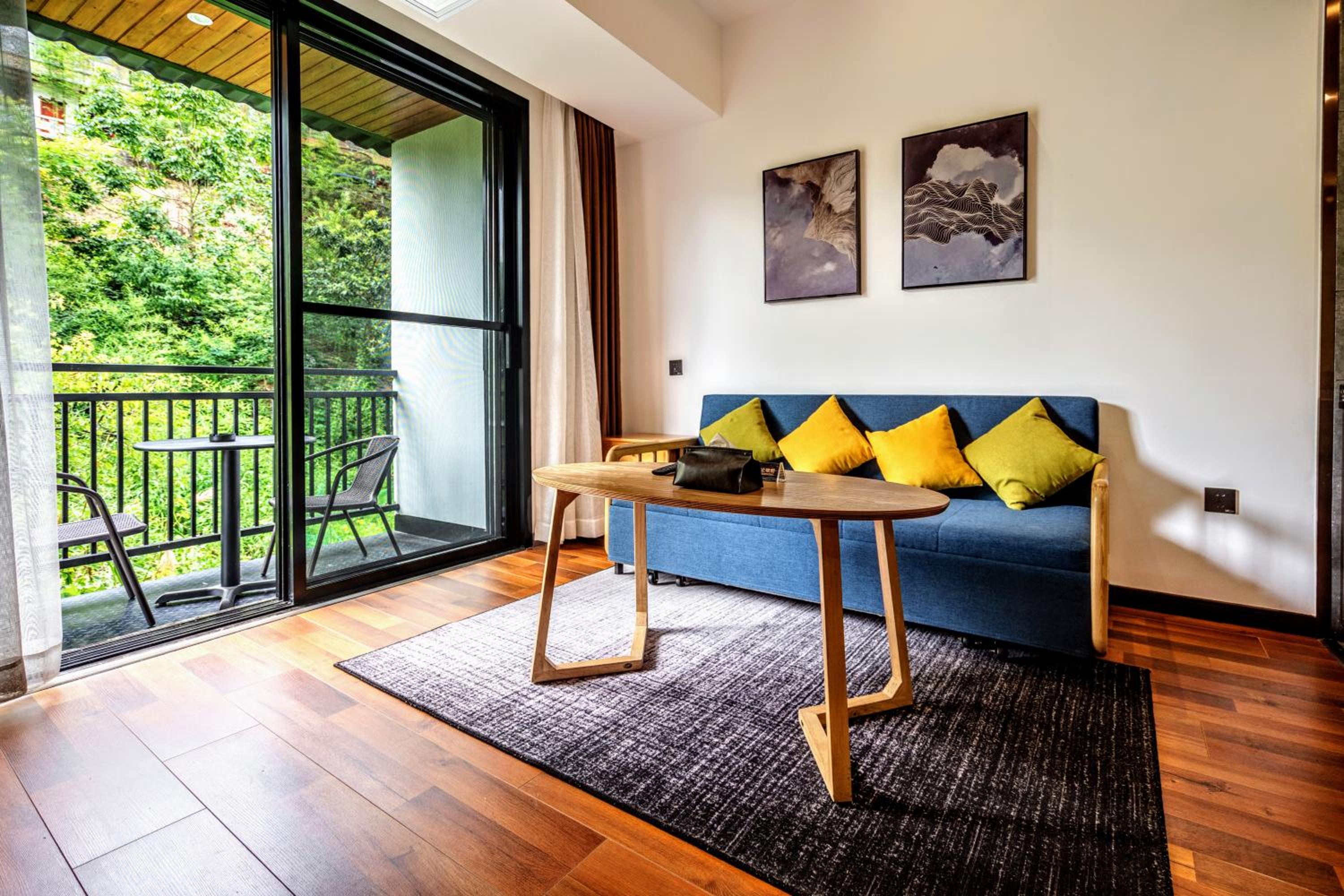 Whispering Mountains Boutique Hotel
