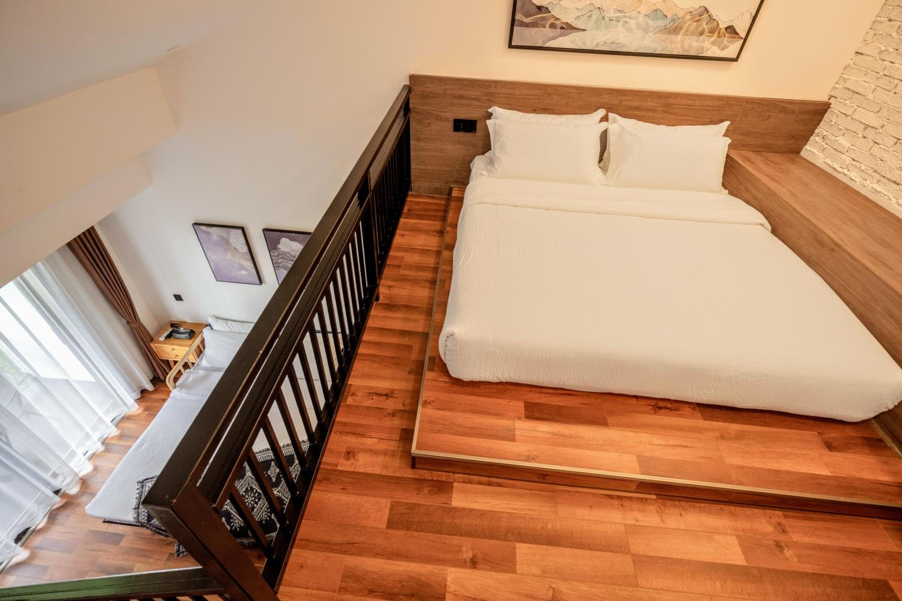 Whispering Mountains Boutique Hotel