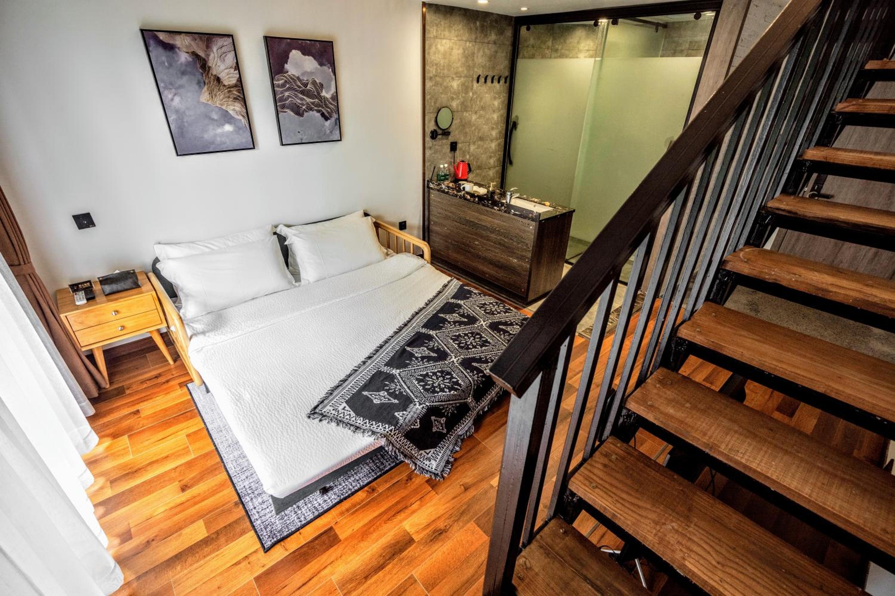 Whispering Mountains Boutique Hotel