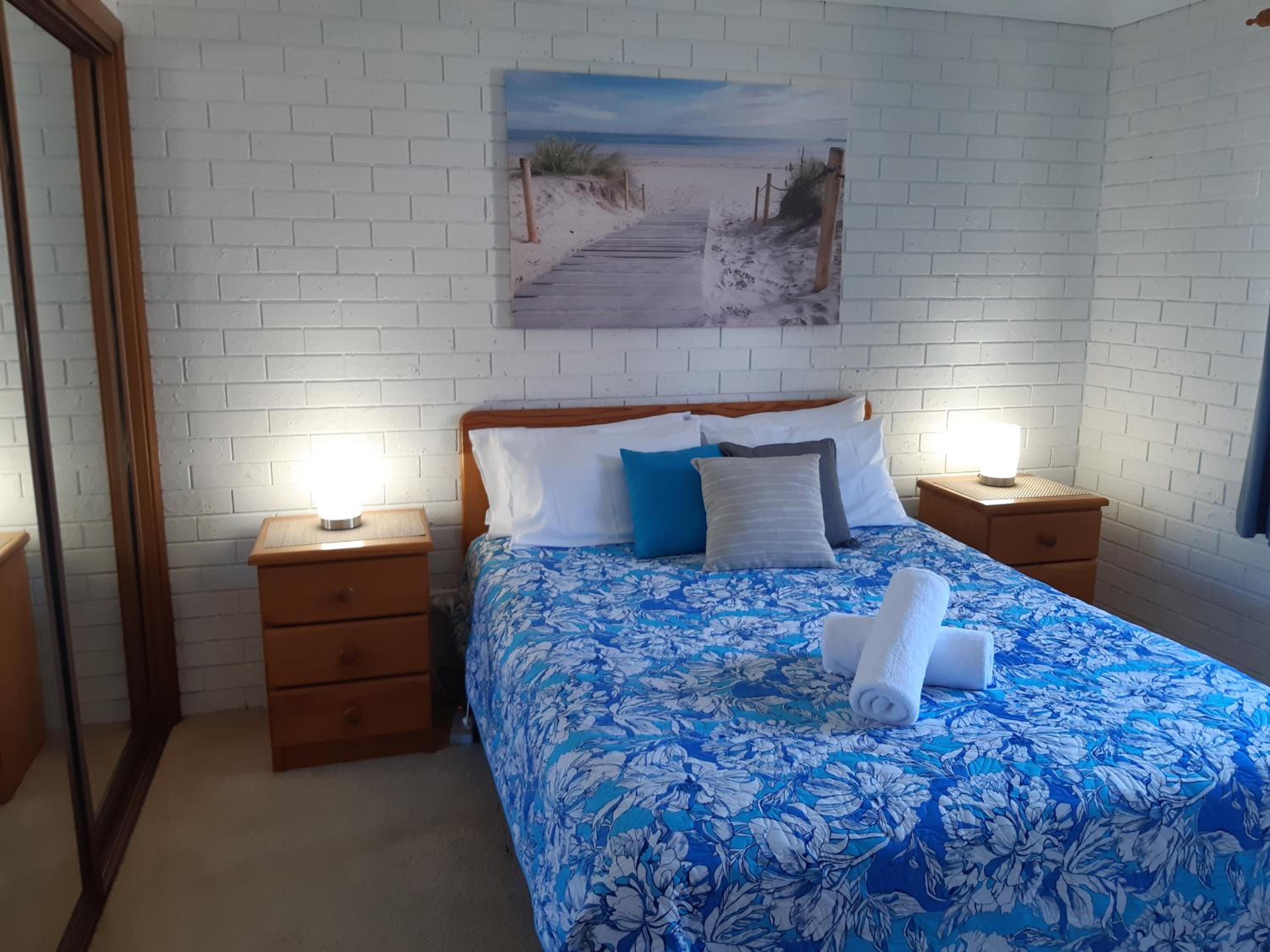 Dolphins Motel