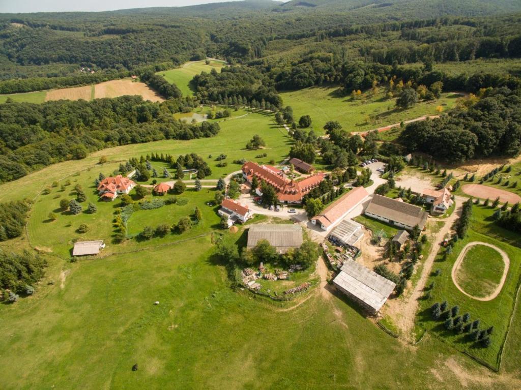 Rácz Tanya és Panzió view 3