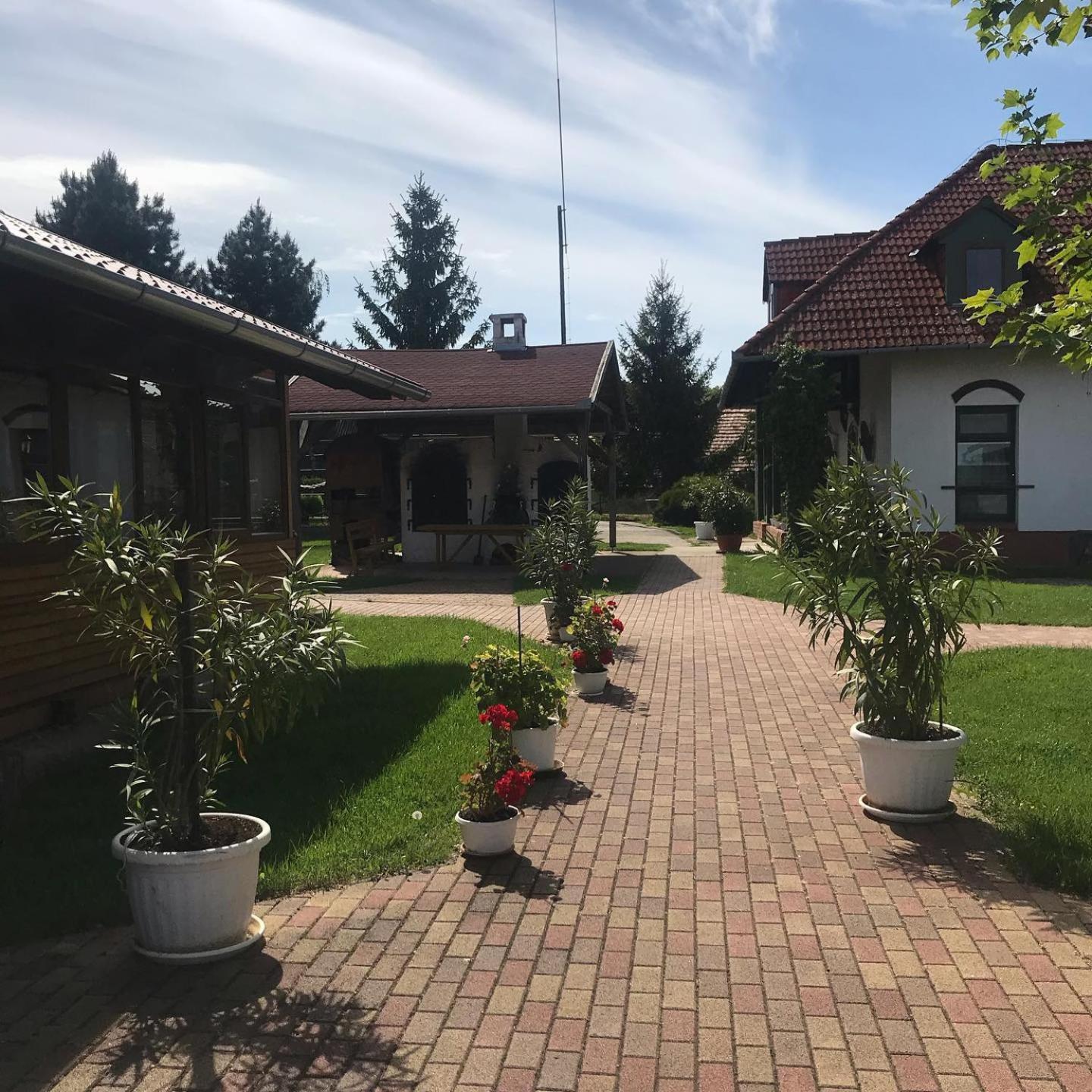 Rácz Tanya és Panzió view 4