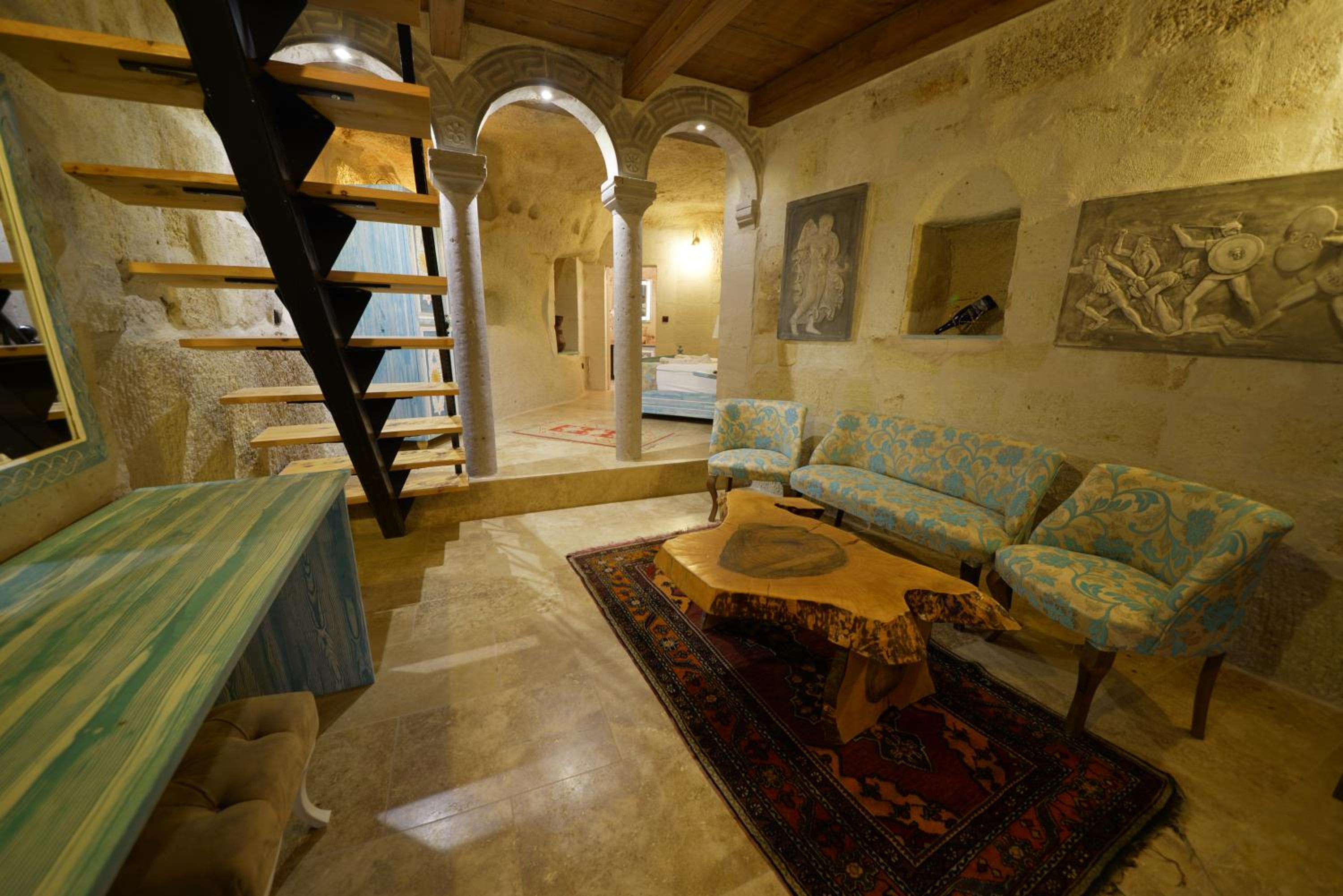 Caftan Cave Suites - Image 14