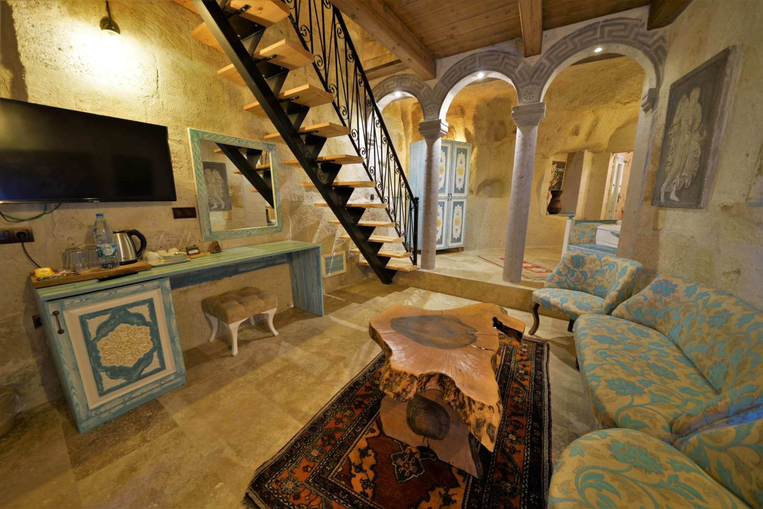 Caftan Cave Suites - Image 15