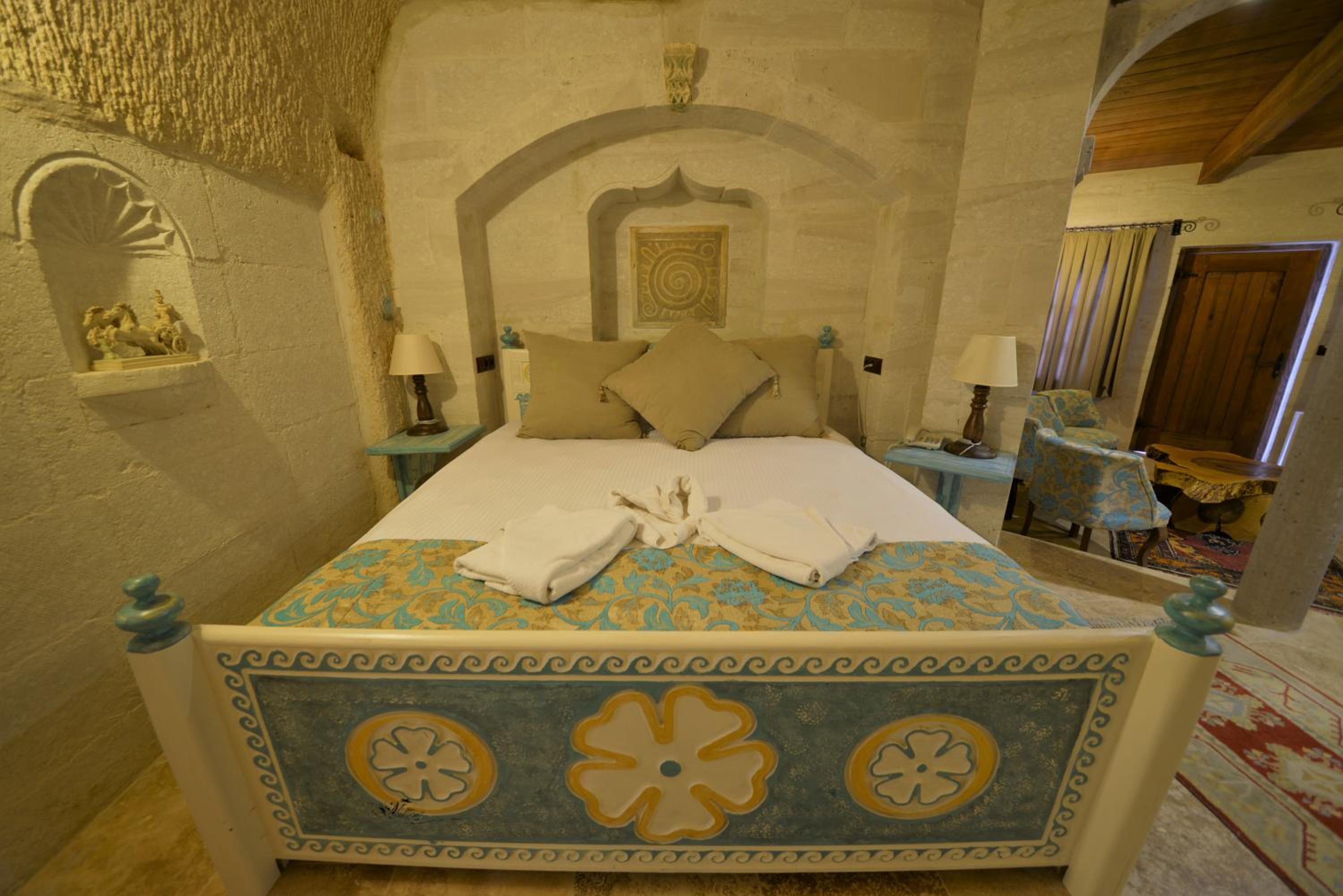 Caftan Cave Suites - Image 16