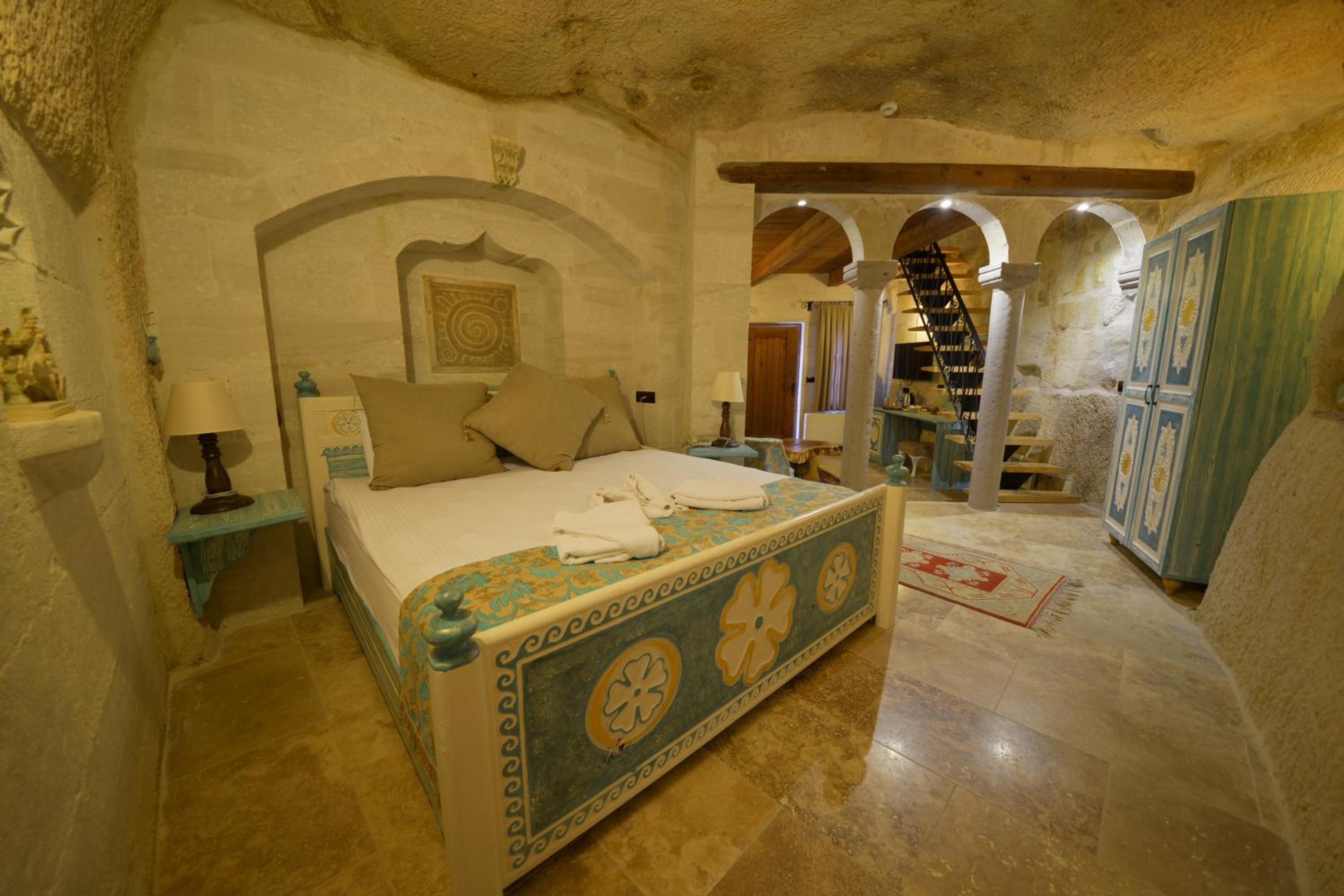Caftan Cave Suites - Image 18