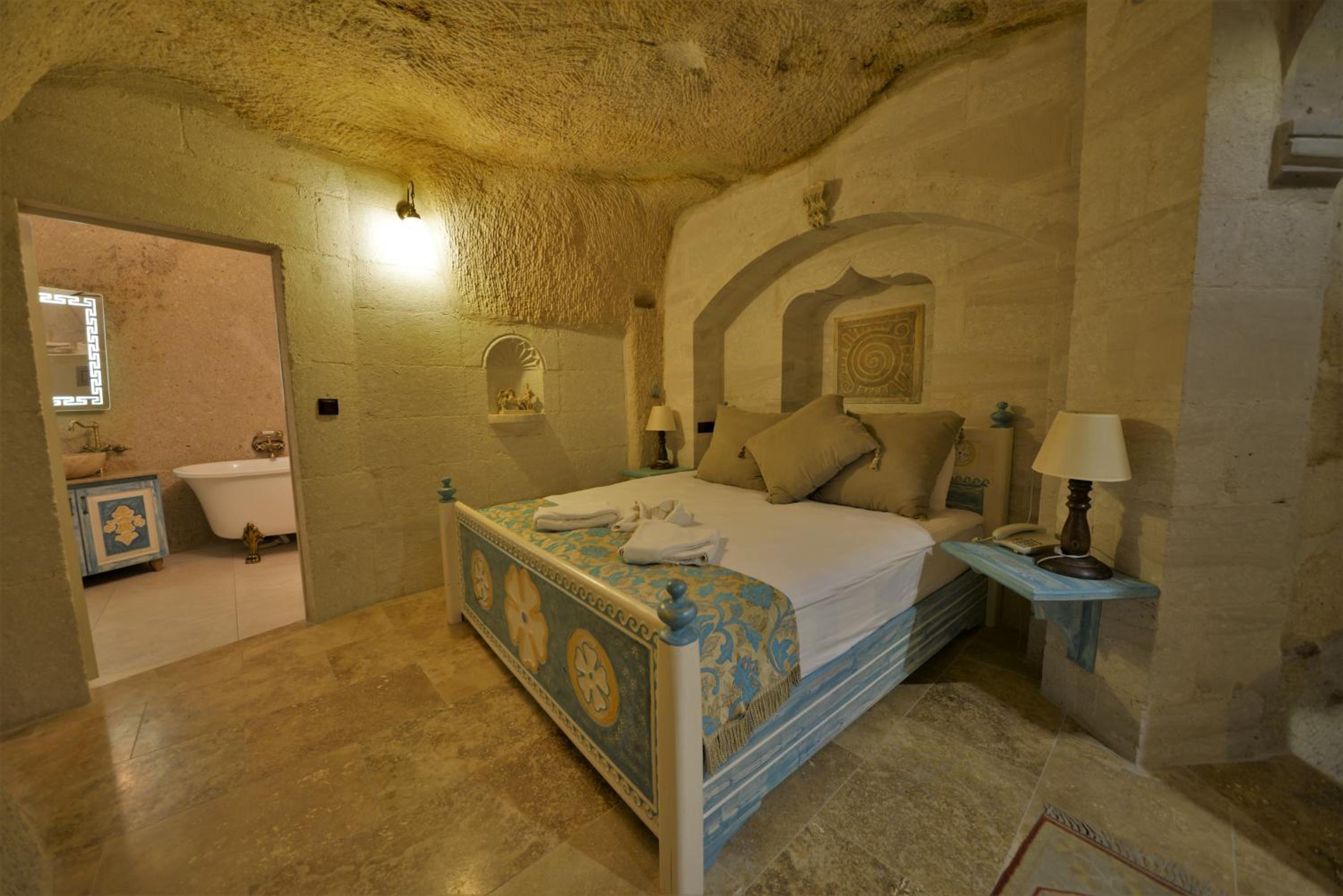 Caftan Cave Suites - Image 20