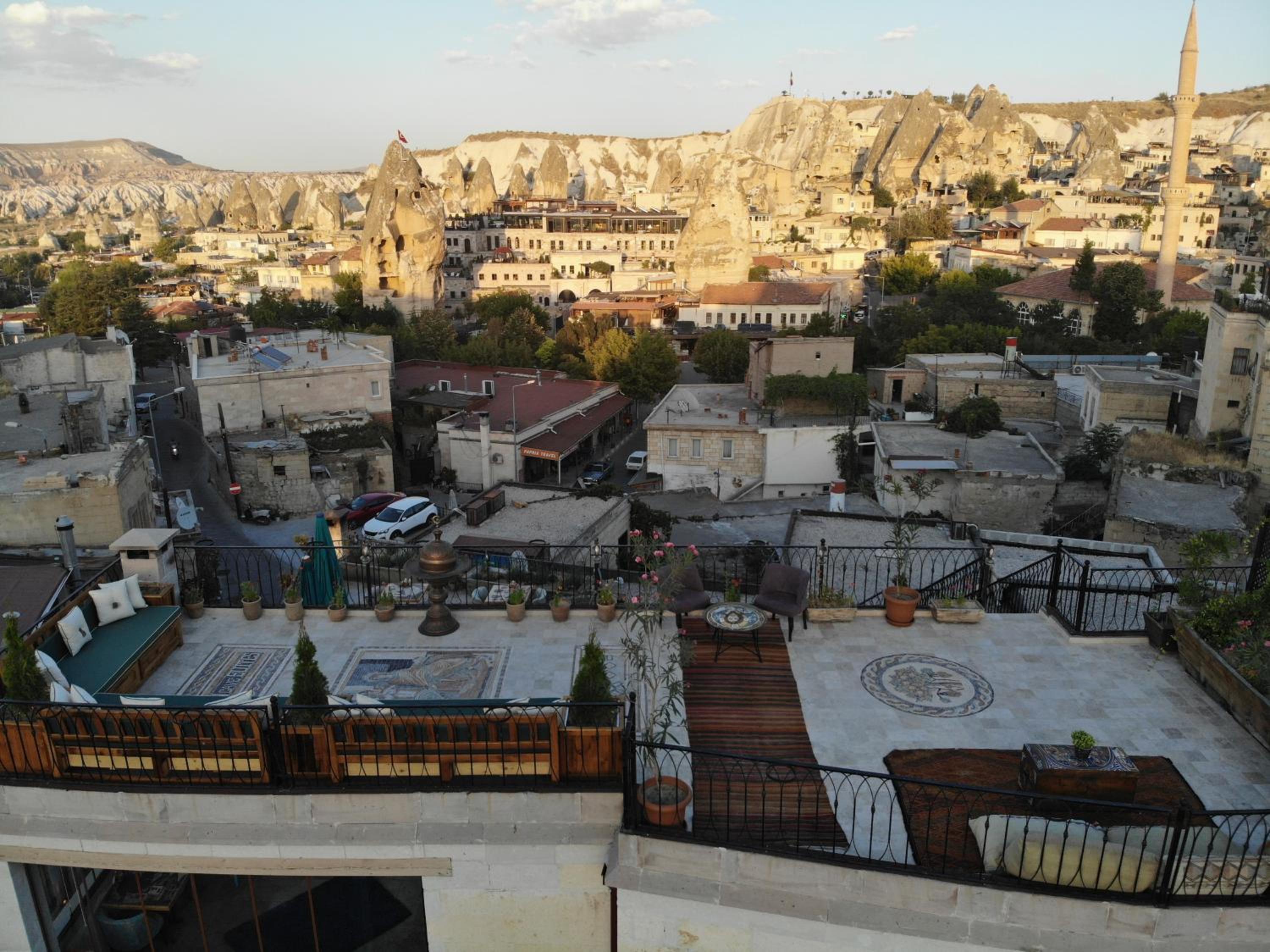 Caftan Cave Suites - Image 79