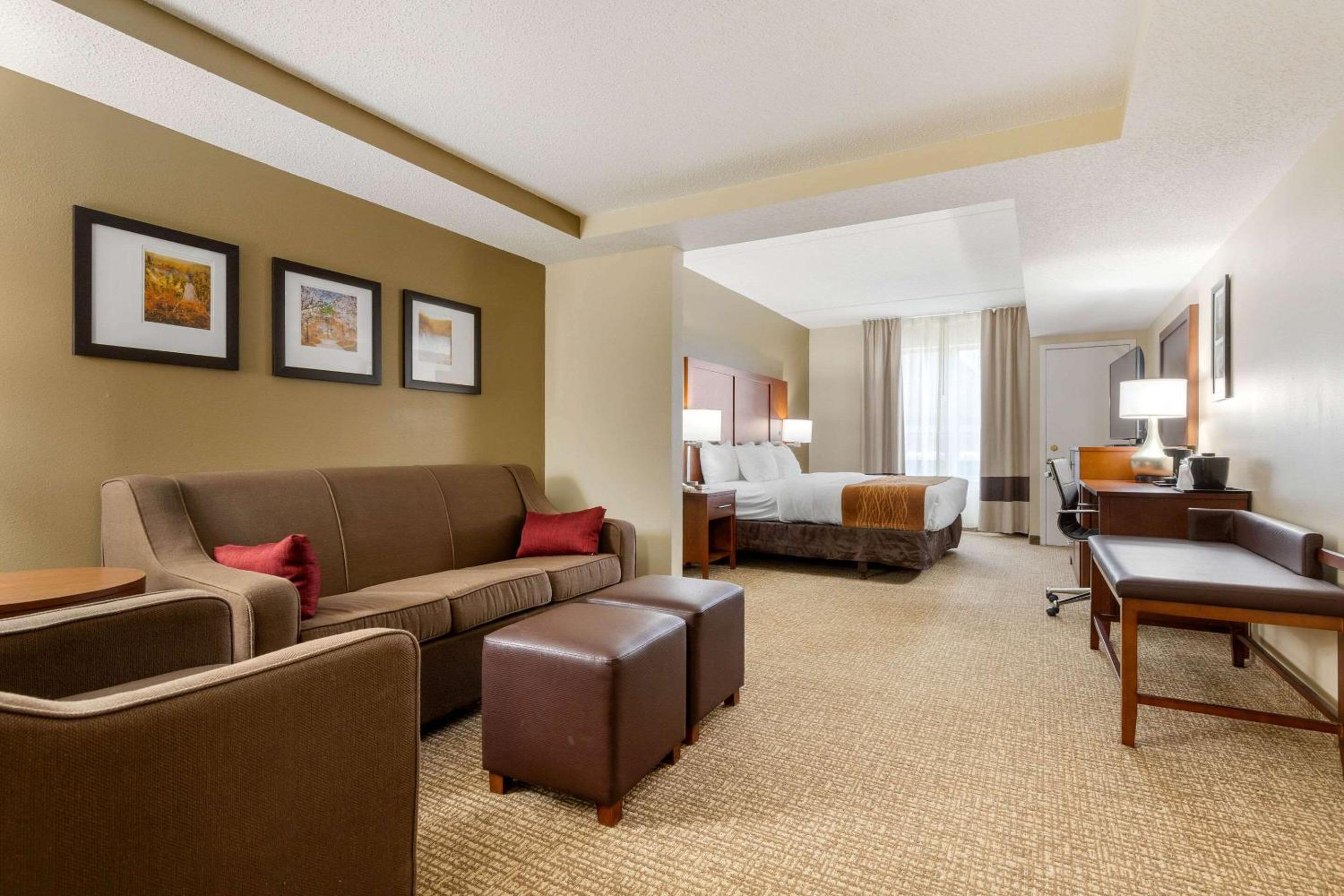 Cordele Vacations - Comfort Inn  Suites - Property Image 12