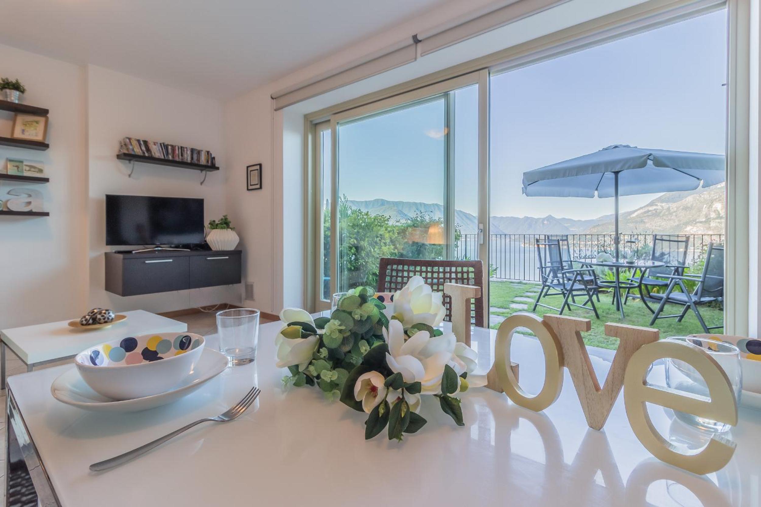 La Dolce Vista en Perledo — balance & terrace