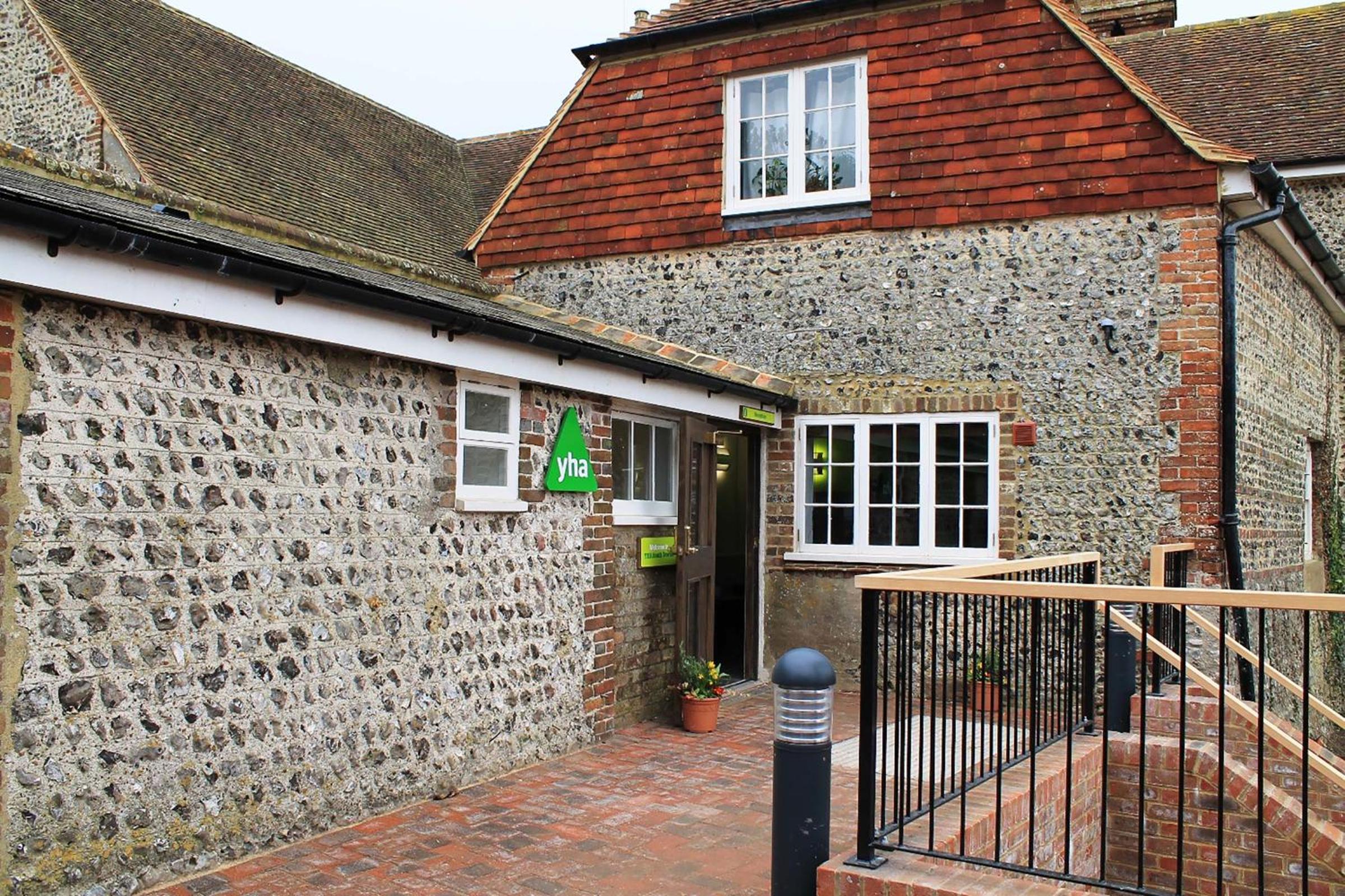 Hotel YHA South Downs - Image 1