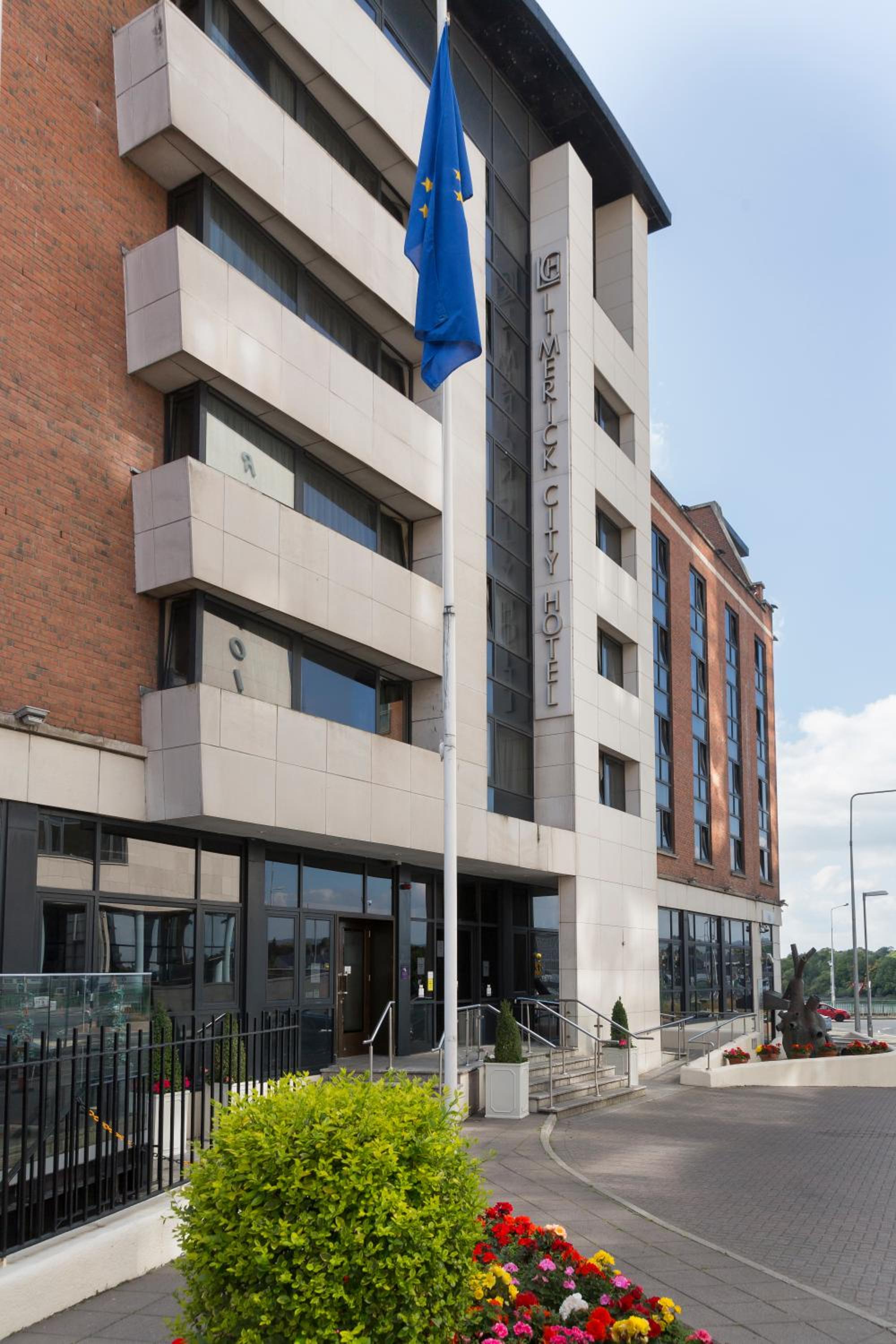 Hotel Limerick City Hotel - Image 1