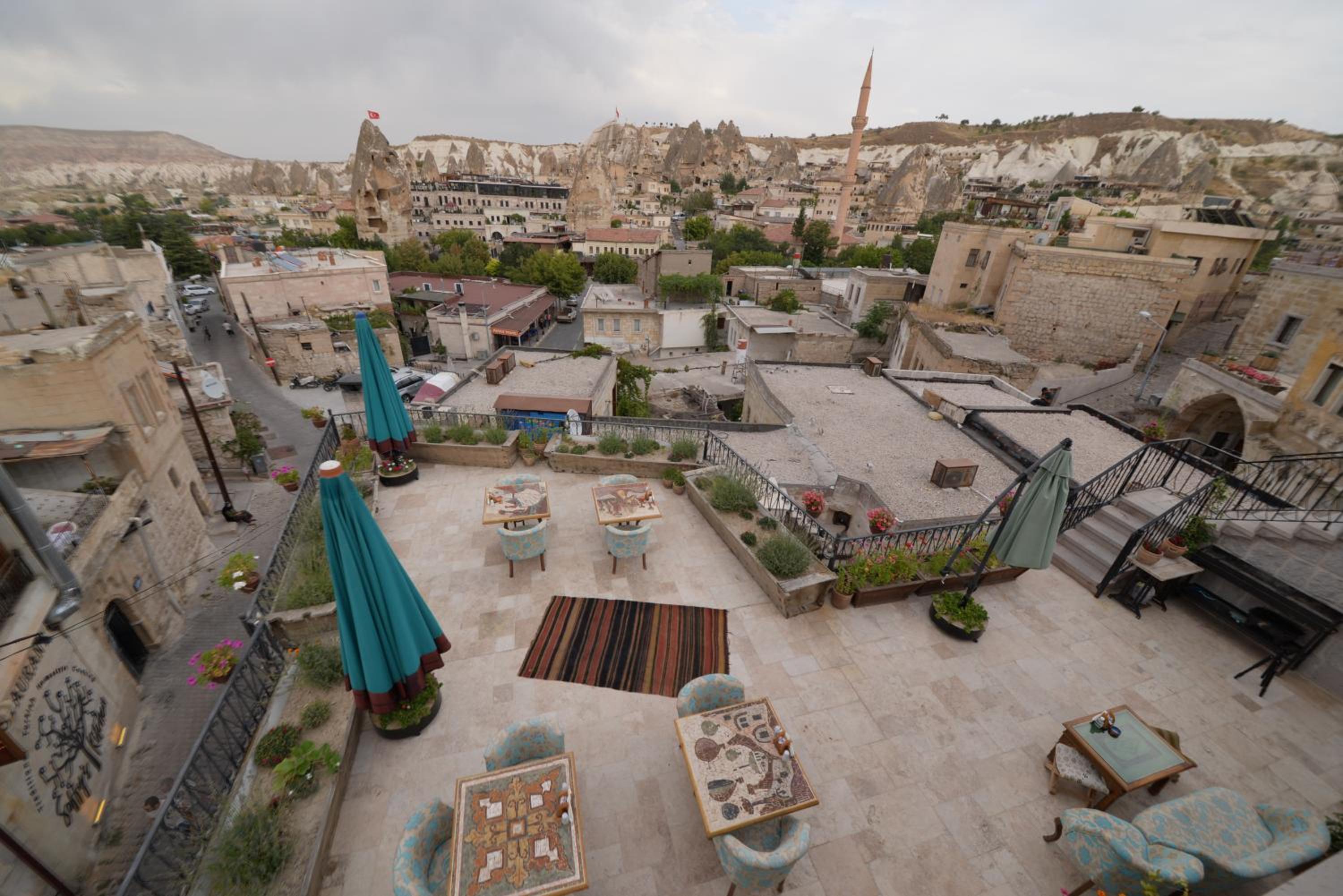 Caftan Cave Suites - Image 43