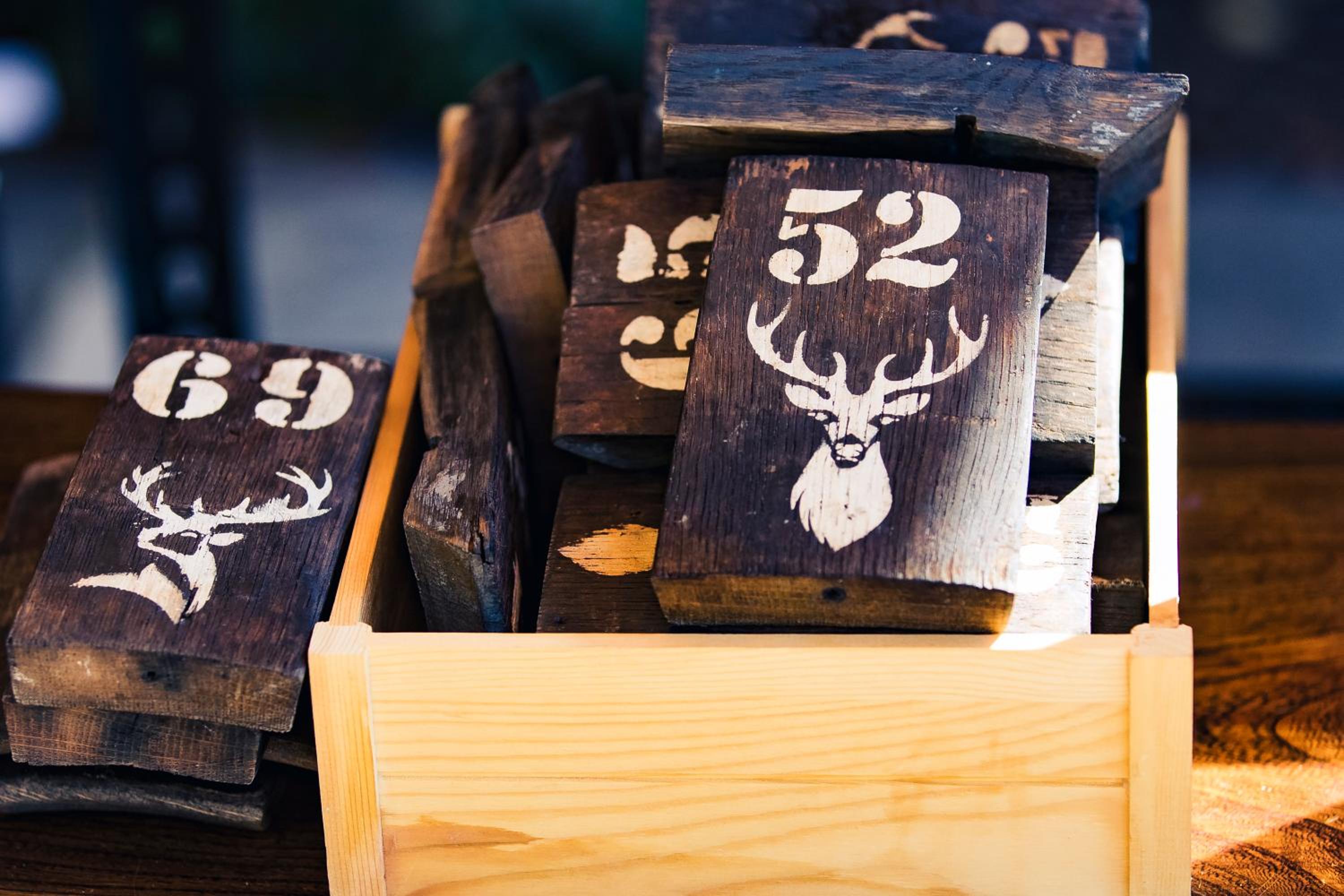 Stag and Huntsman, 사진 28
