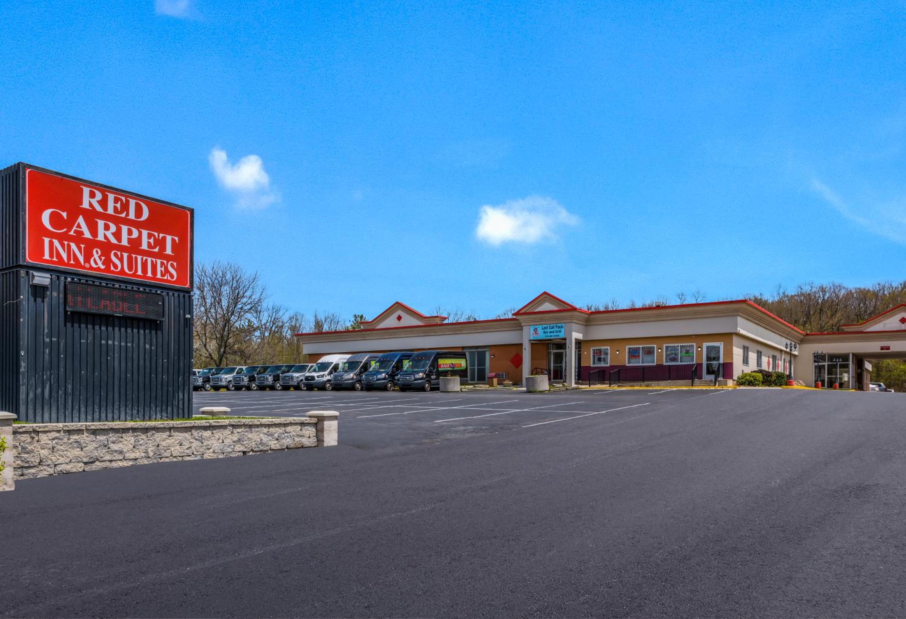 Red Carpet Inn & Suites view 2