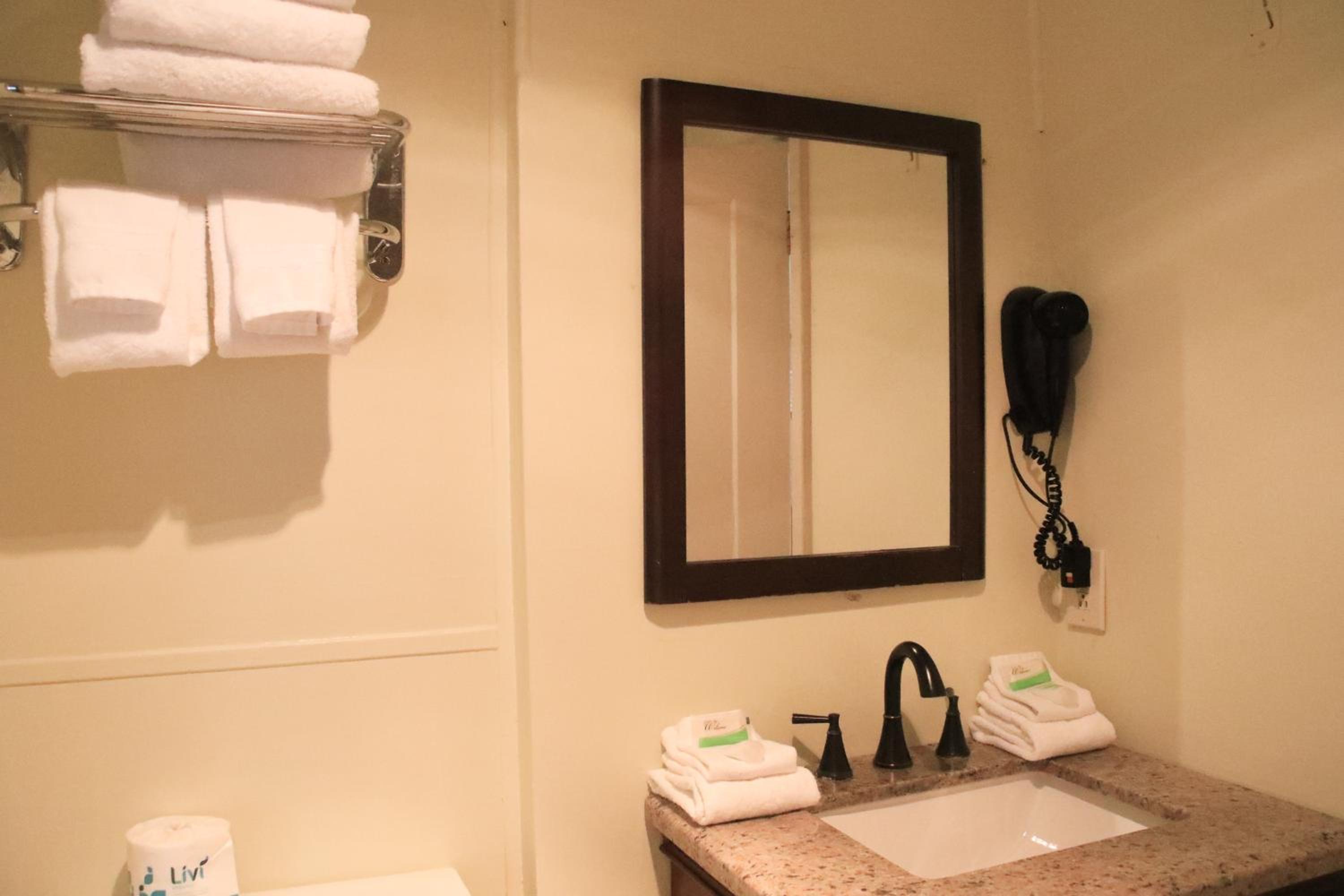 Carmel Resort Inn - Property Image 23