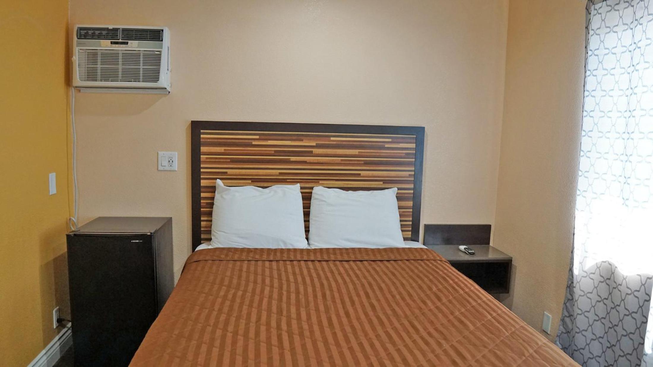 Holly Crest Hotel - Los Angeles, LAX Airport
