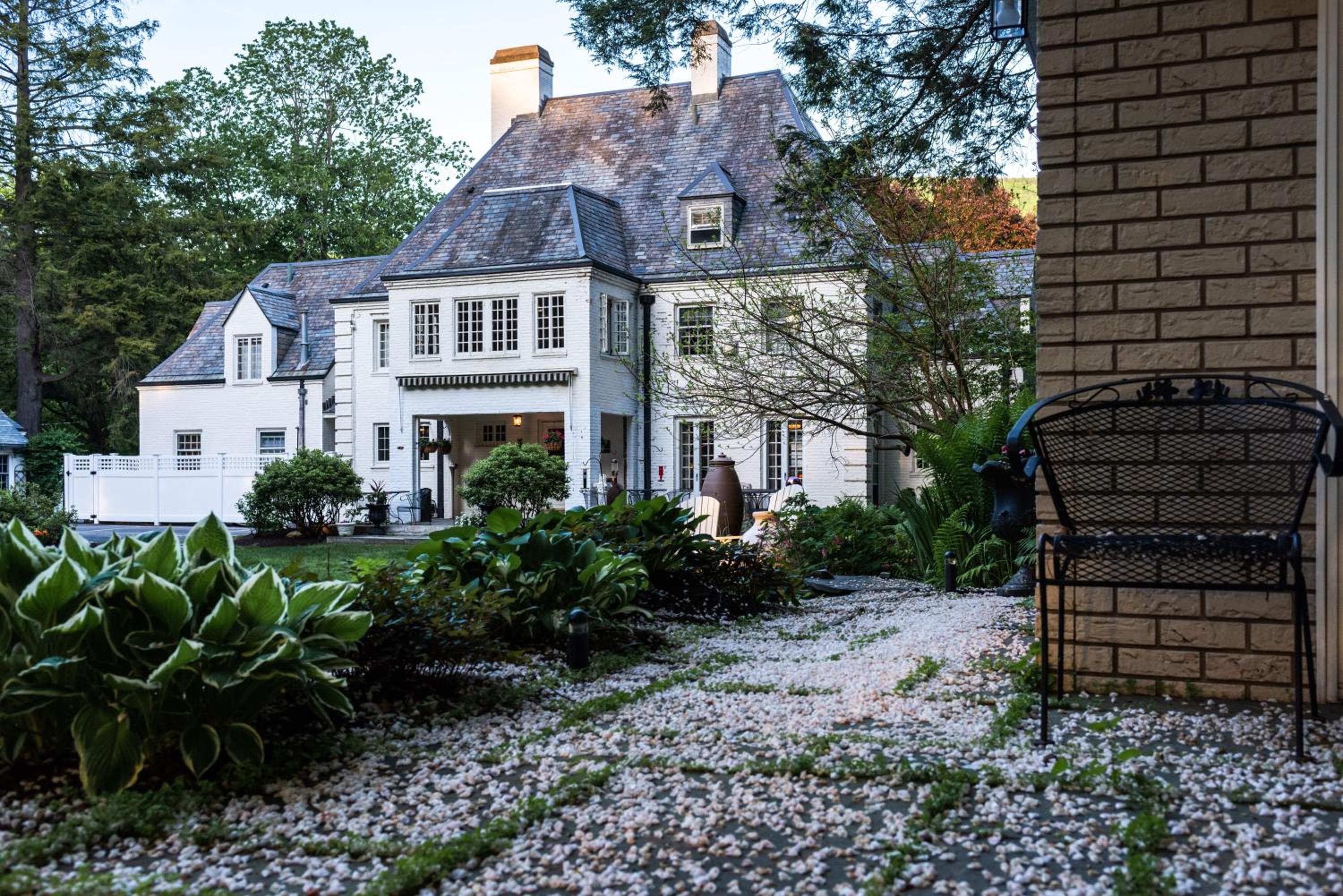 Brattleboro Vacations - Inn on Putney Road - Property Image 5