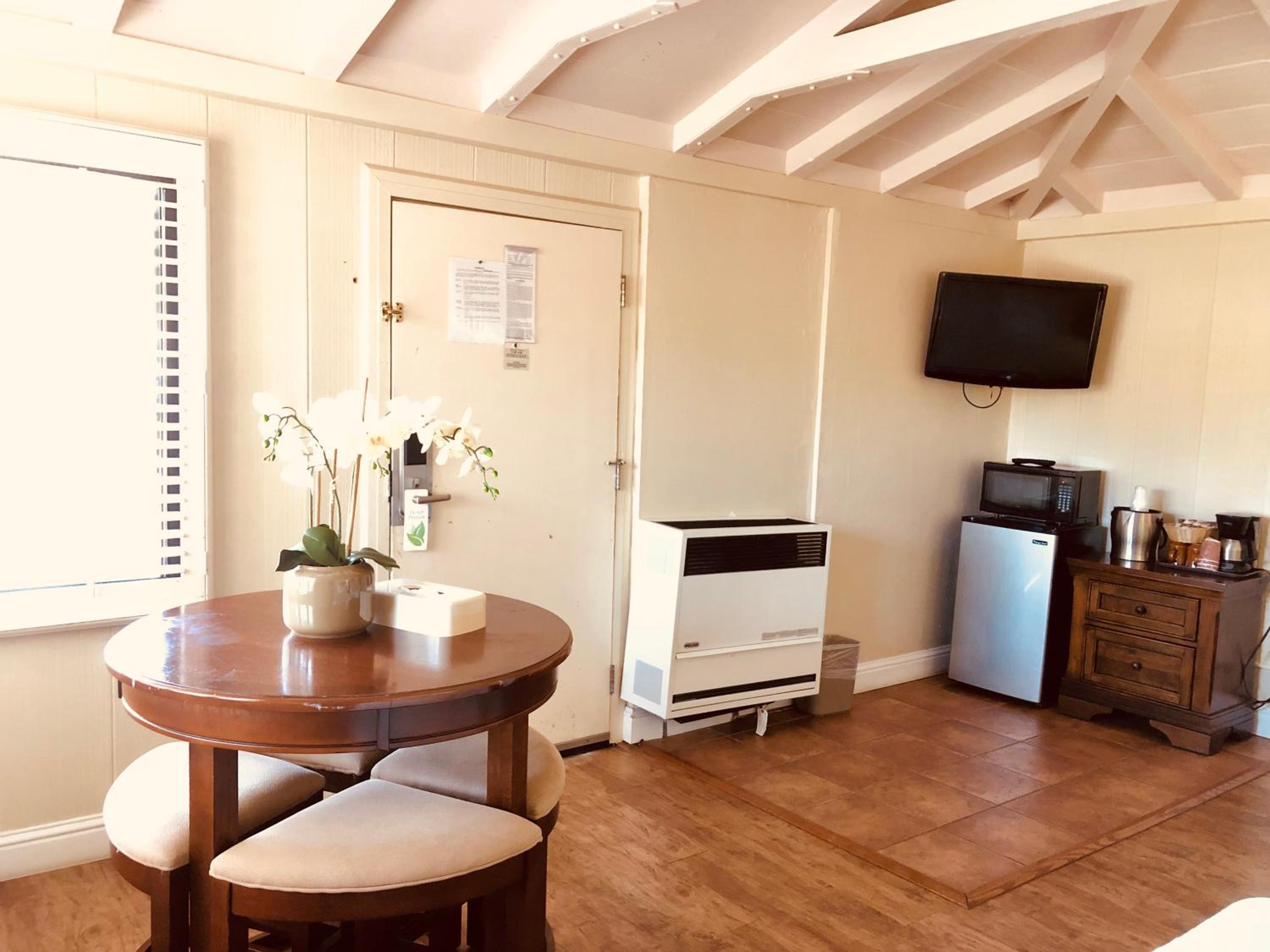 Carmel Resort Inn - Property Image 14