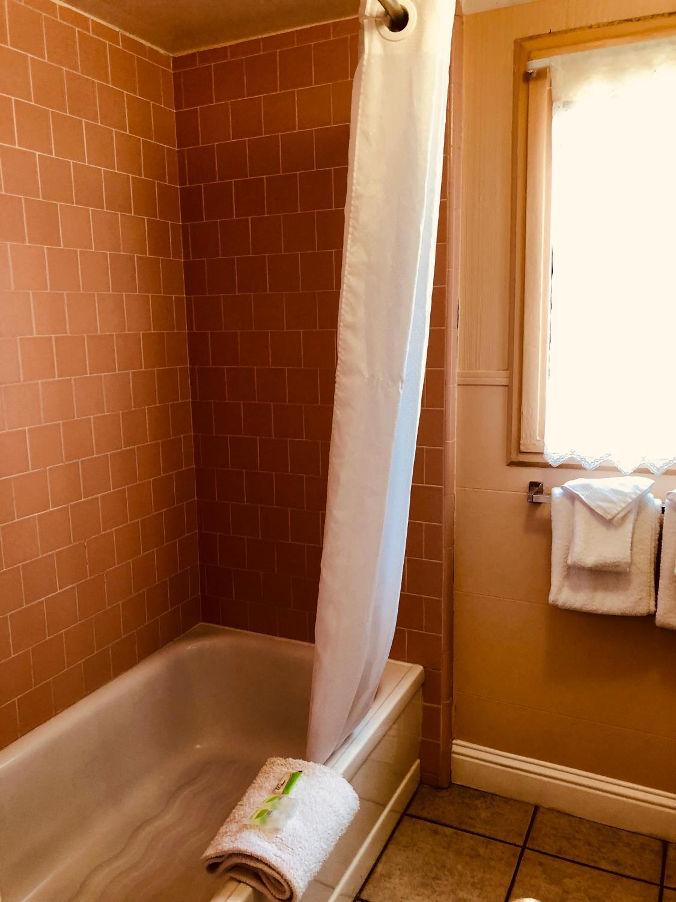 Carmel Resort Inn - Property Image 9