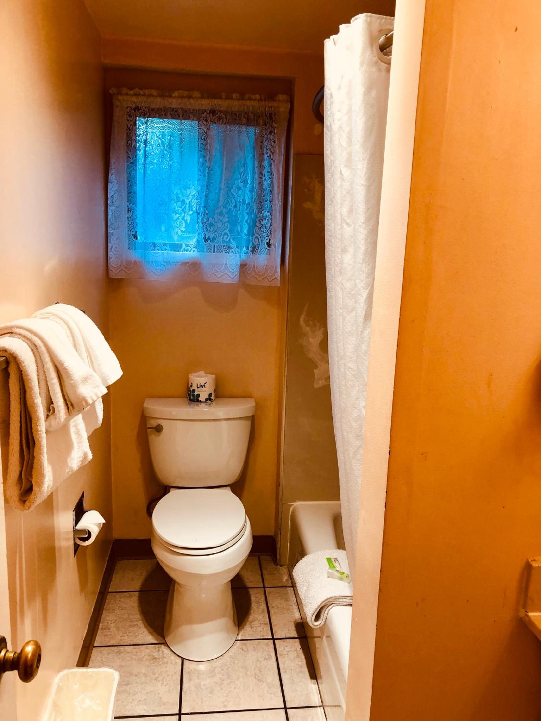 Carmel Resort Inn - Property Image 4