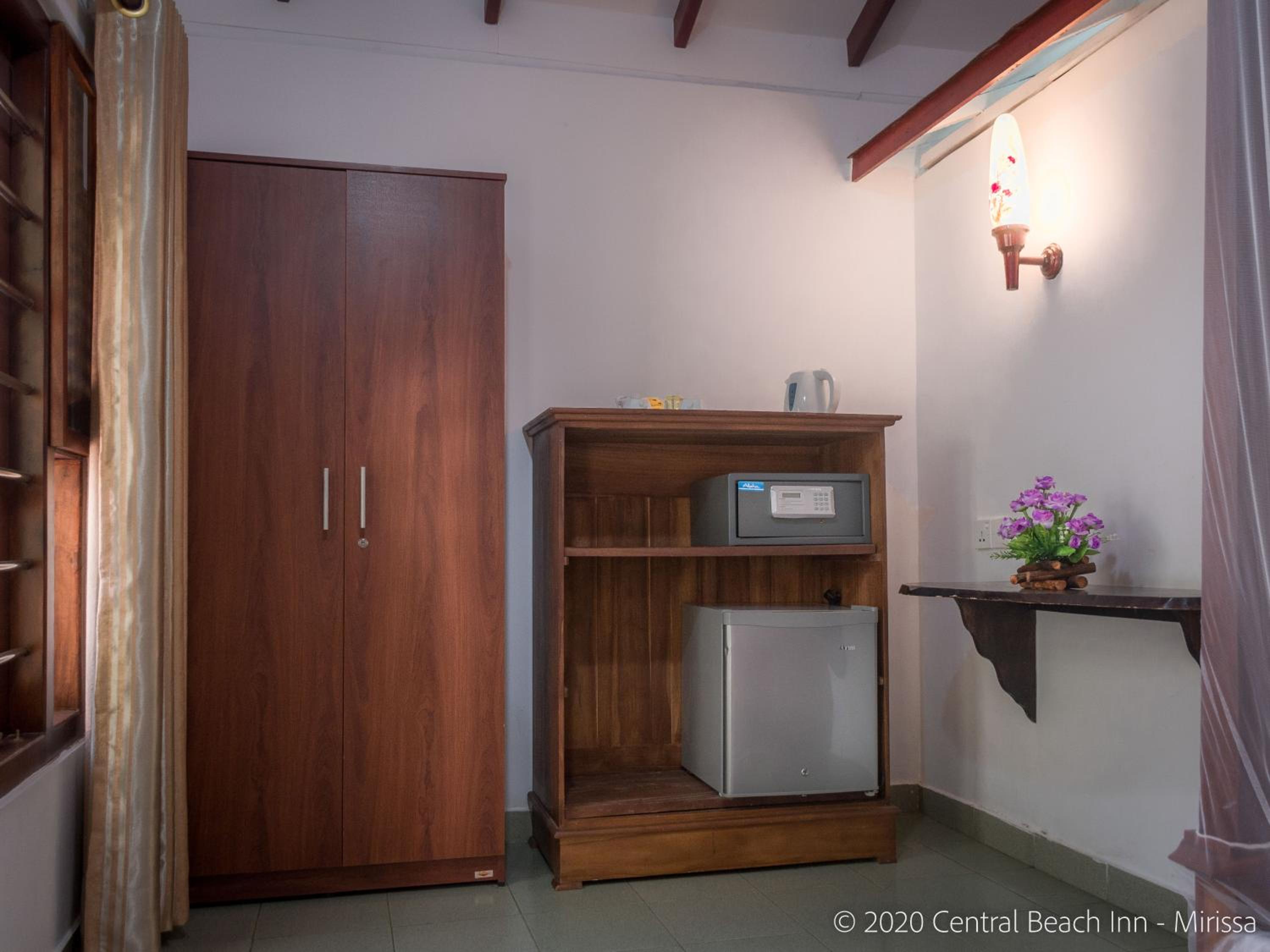 Central Beach Inn