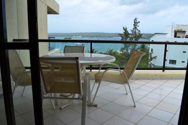 Apartamento en el Centro de San Andrés Islas con vista al mar- Edificio Bay Point 703
