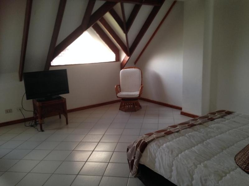 Apartamento en el Centro de San Andrés Islas con vista al mar- Edificio Bay Point 703
