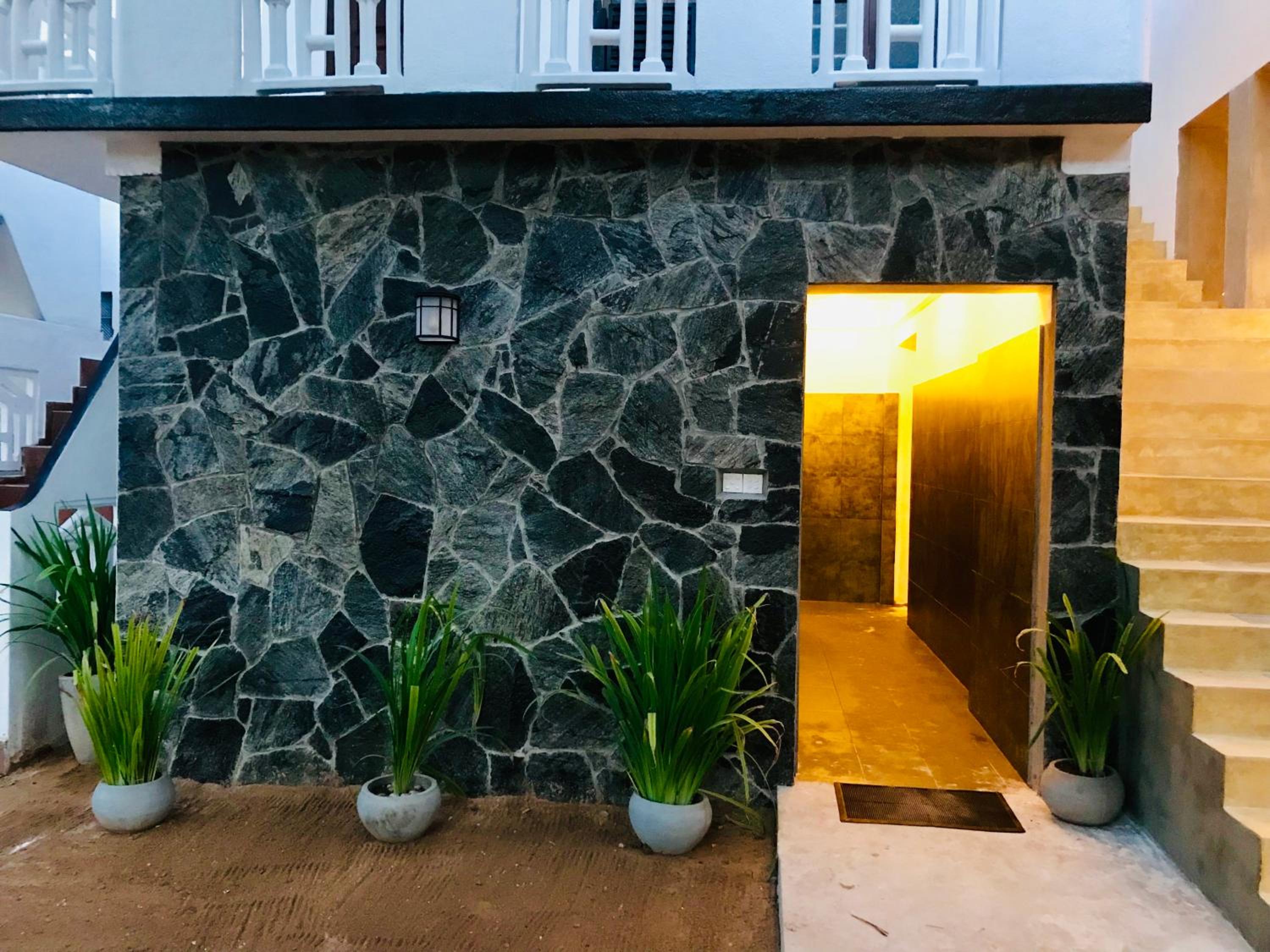 Central Beach Inn