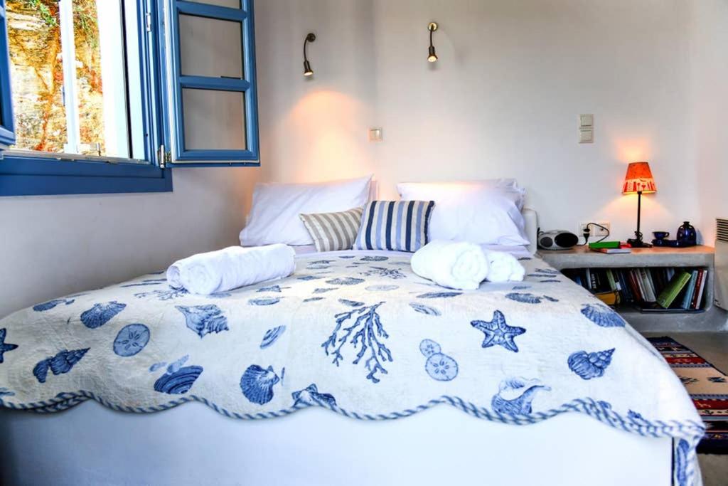 Villa Niloya Kythnos view 3