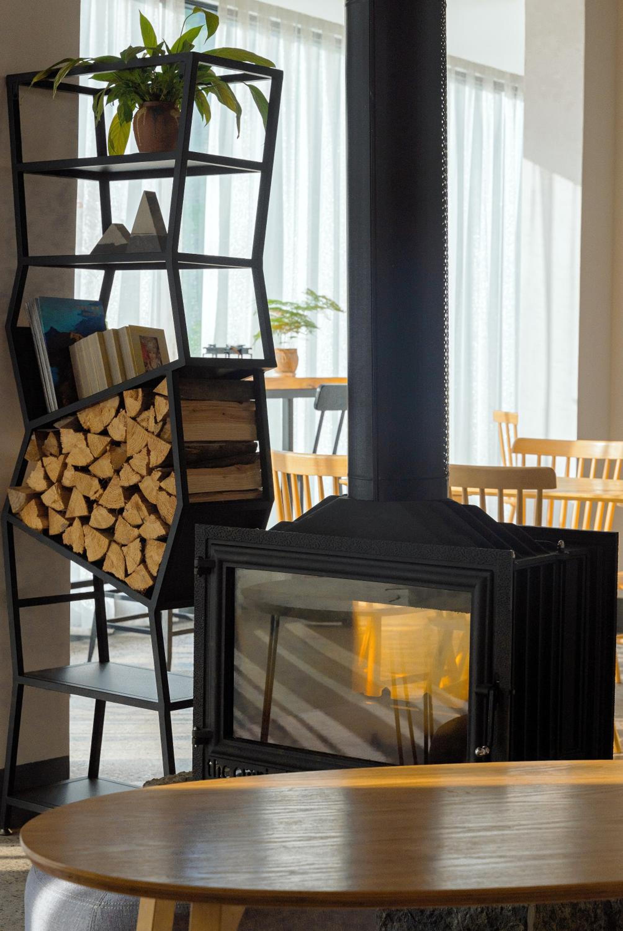 Whispering Mountains Boutique Hotel