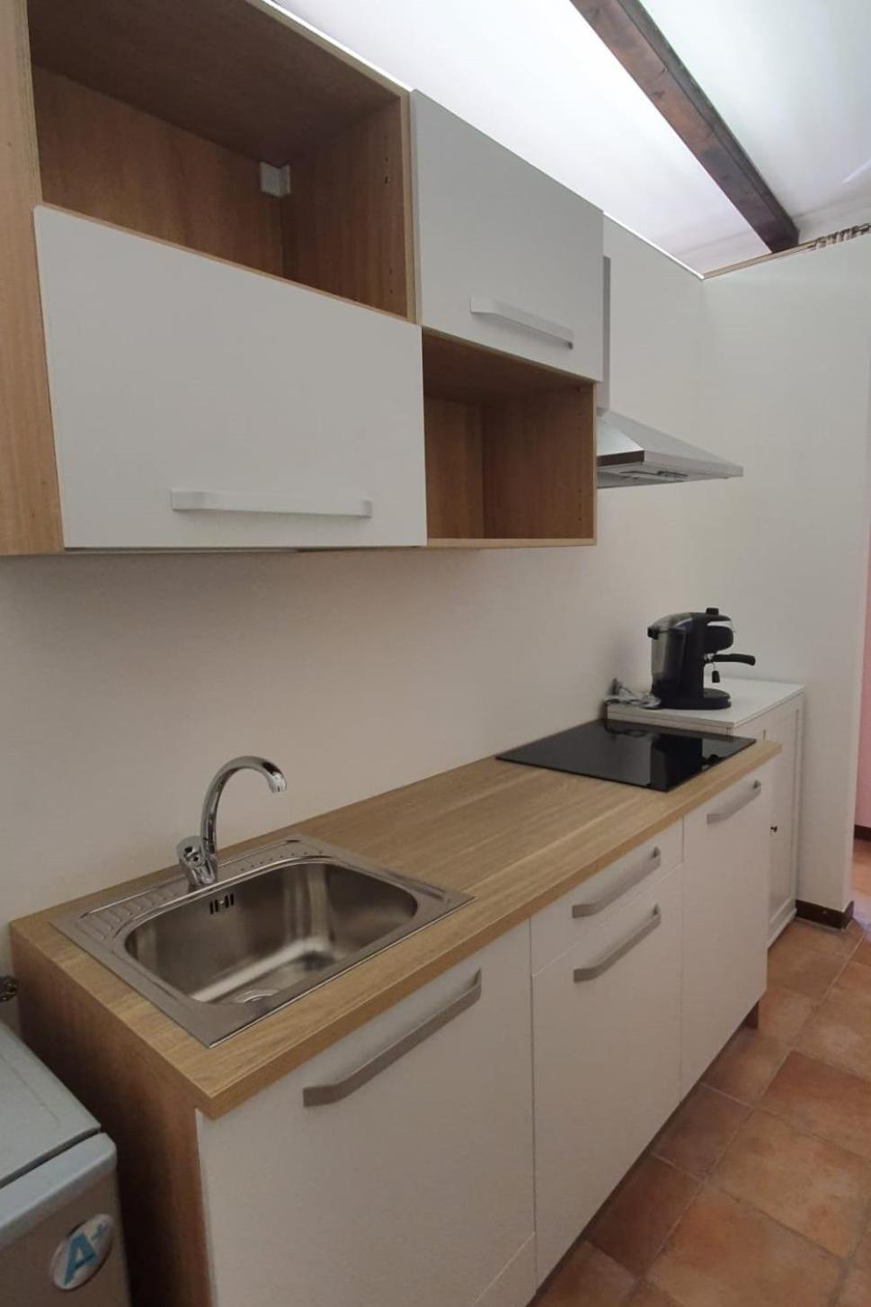 Casa Castagna en Caserta — kitchen