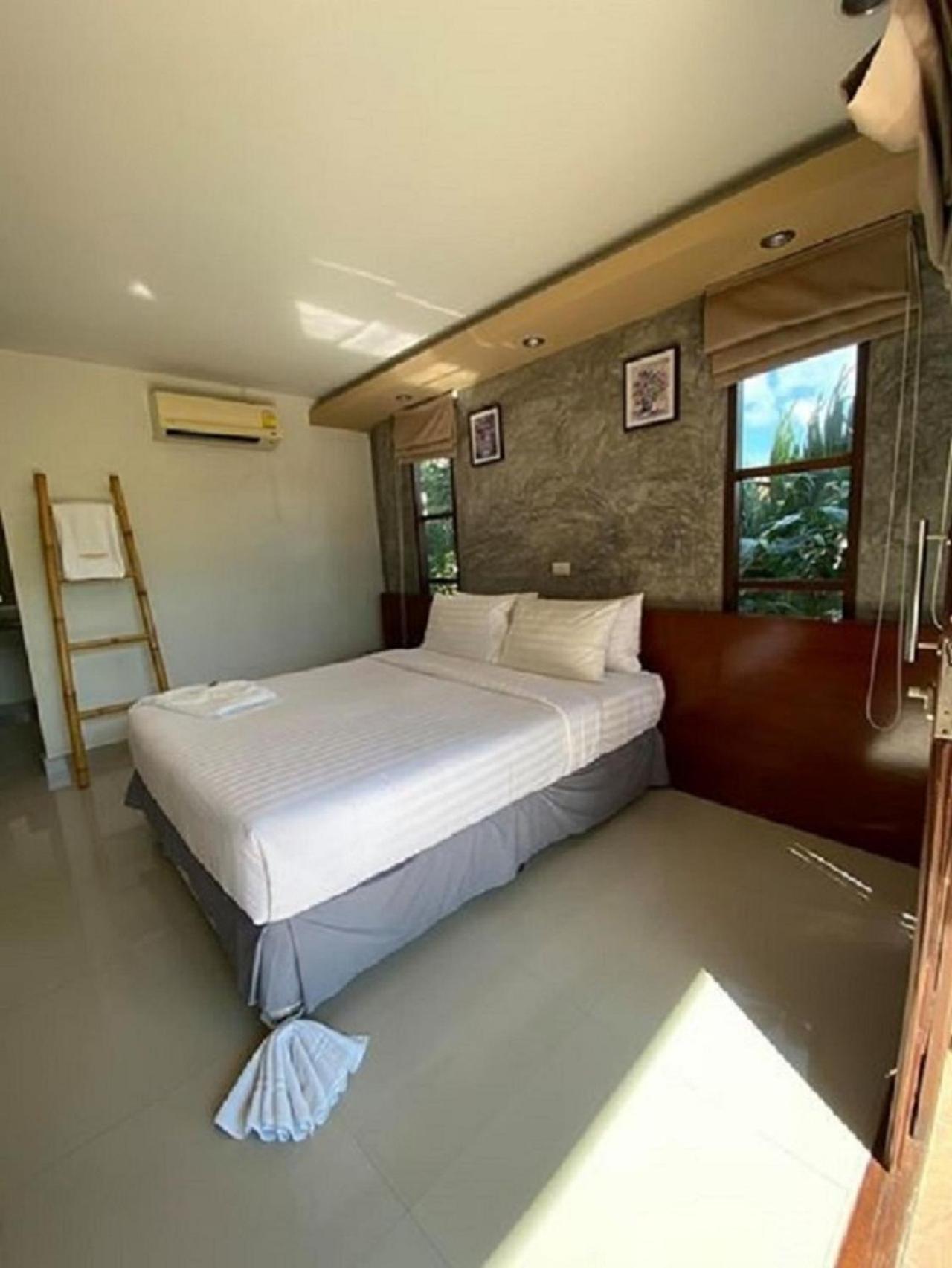 Sunset Beach Villas
