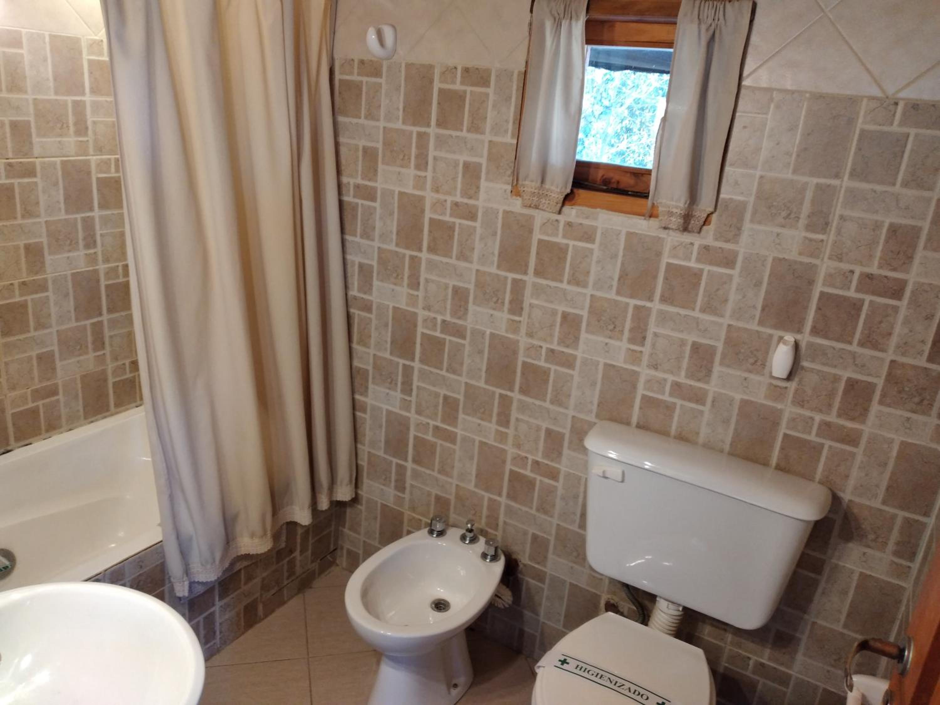 Altos del Pucara Piscina Climatizada vista a las sierras juegos Huerta Orgánica
