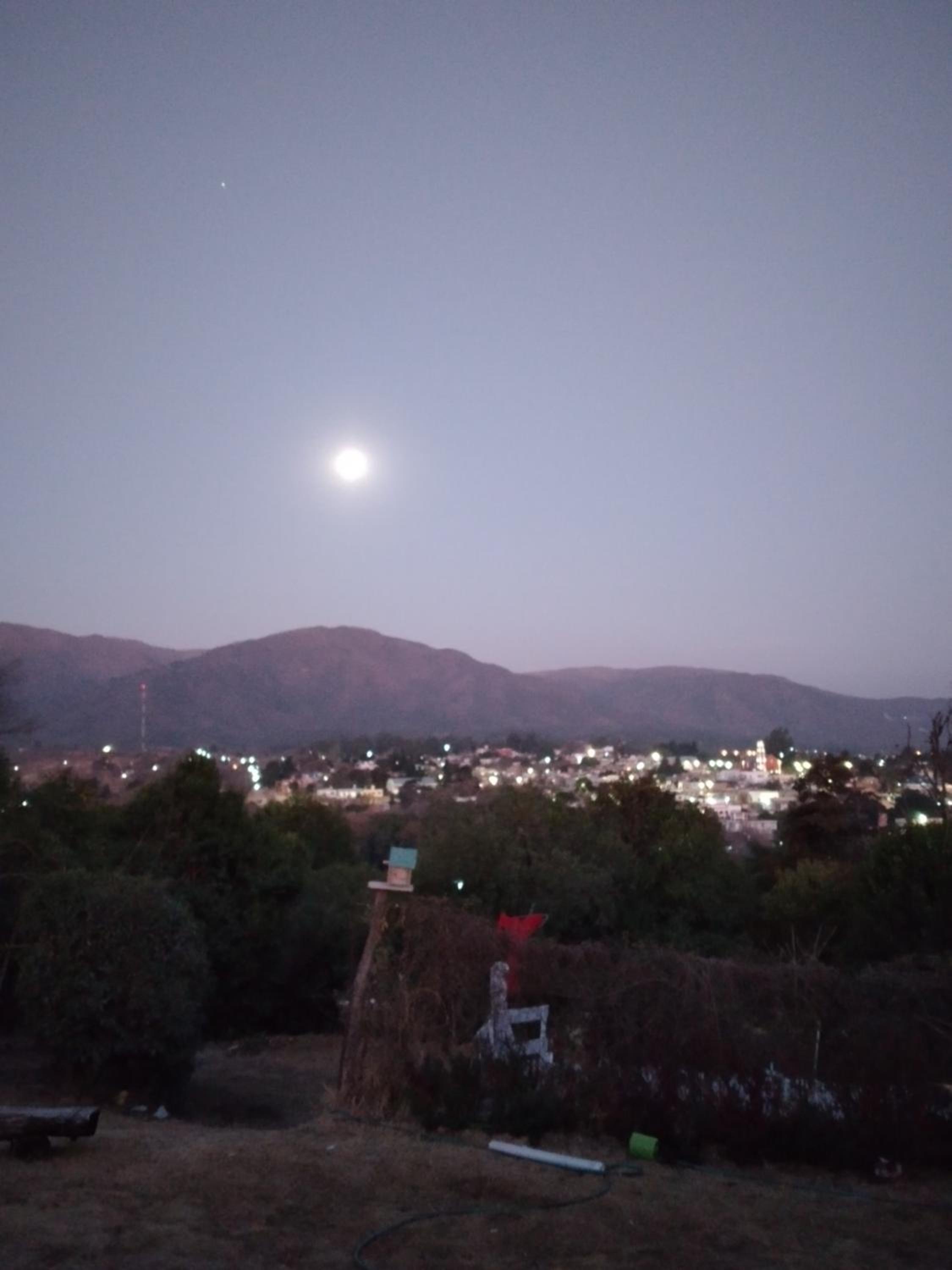 Altos del Pucara Piscina Climatizada vista a las sierras juegos Huerta Orgánica