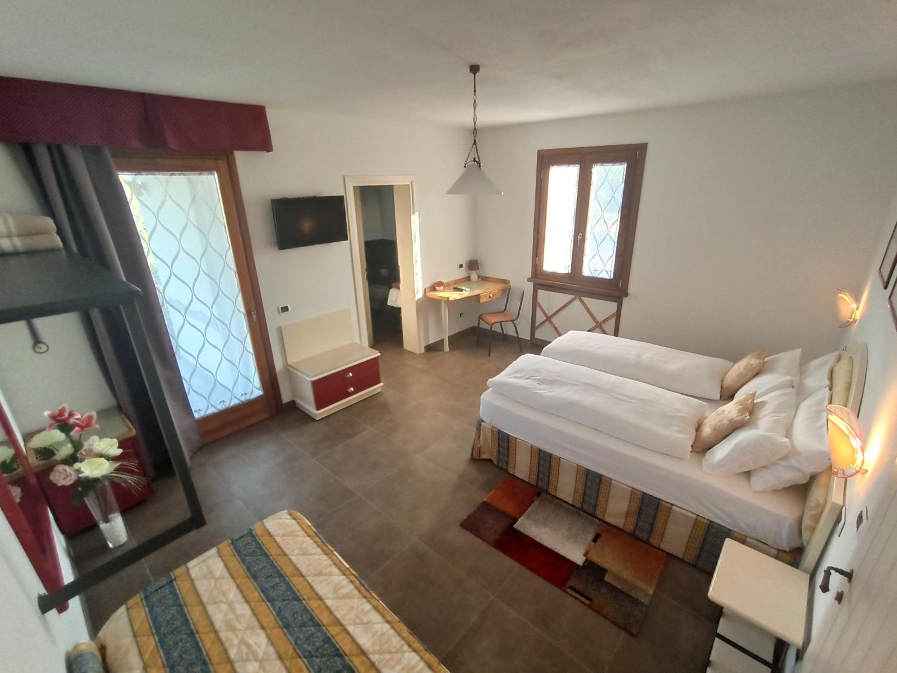 Photo 9
