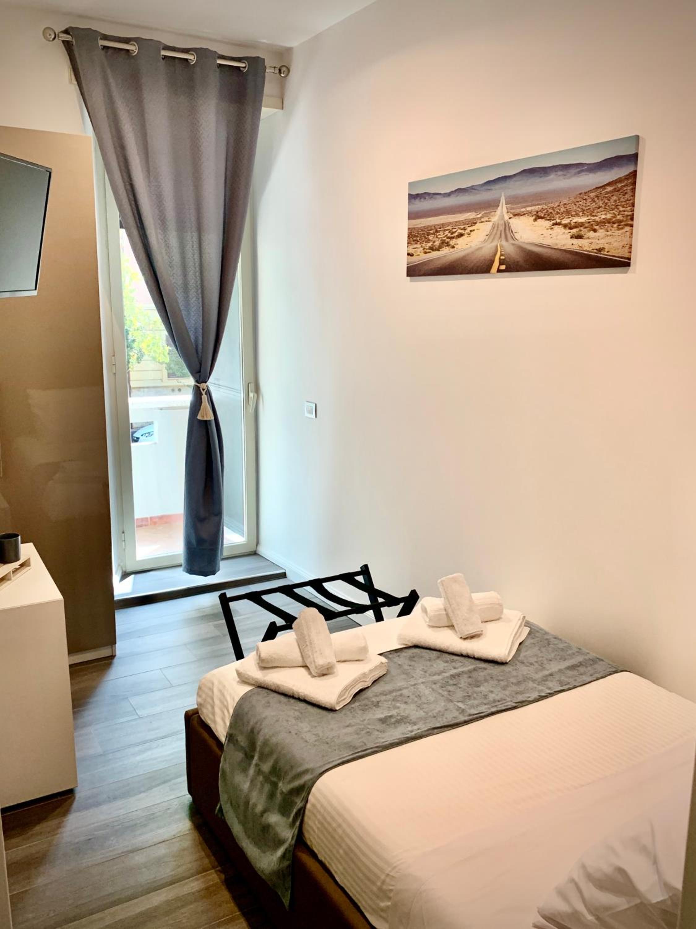 4 Vatican Rooms en Rome — hotel room