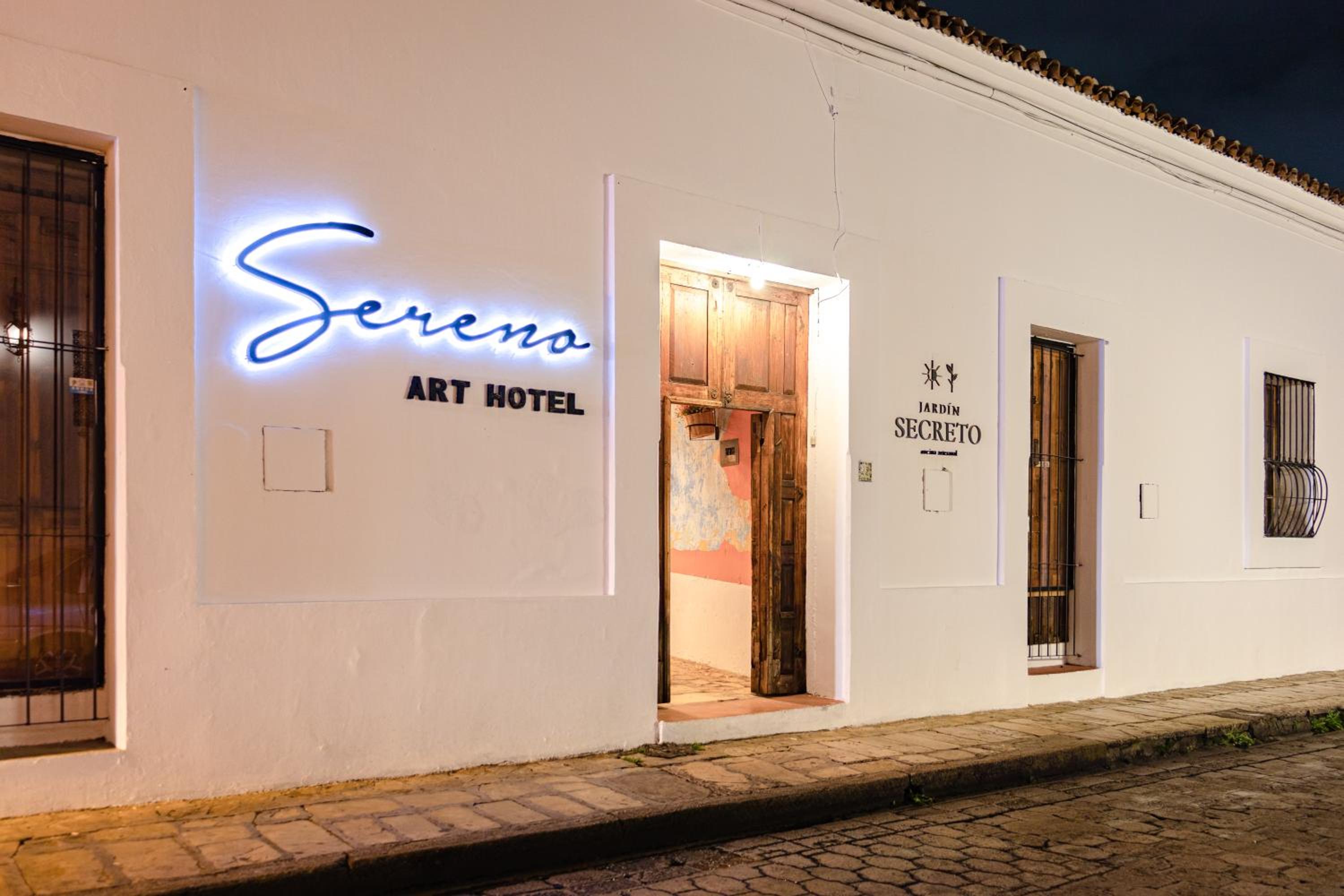 Hotel Sereno Hotel - Image 1