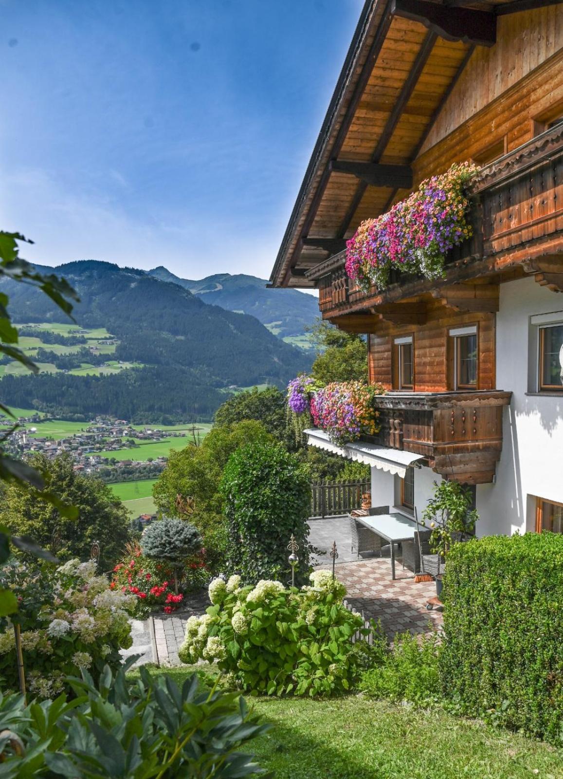 Ferienhaus Schneiderhäusl Zillertal view 2