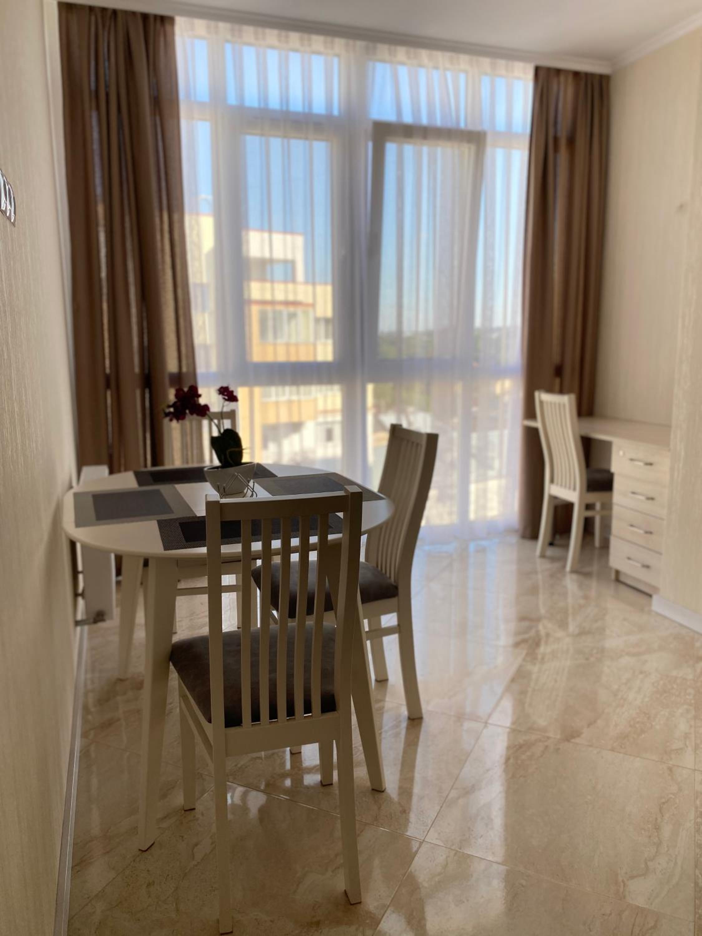 Apartment Britain view 2