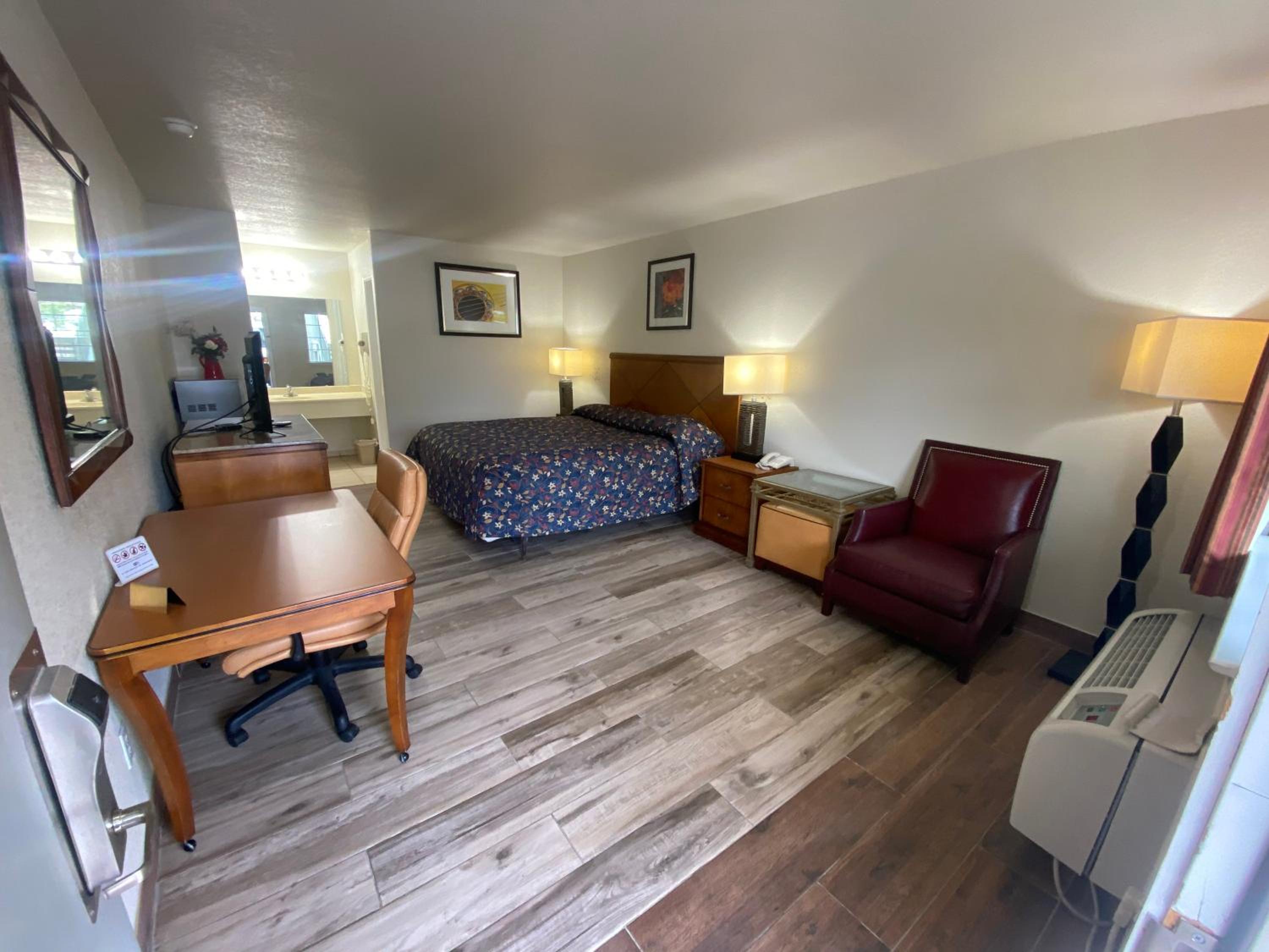 Cedar Creek Inn - Property Image 8