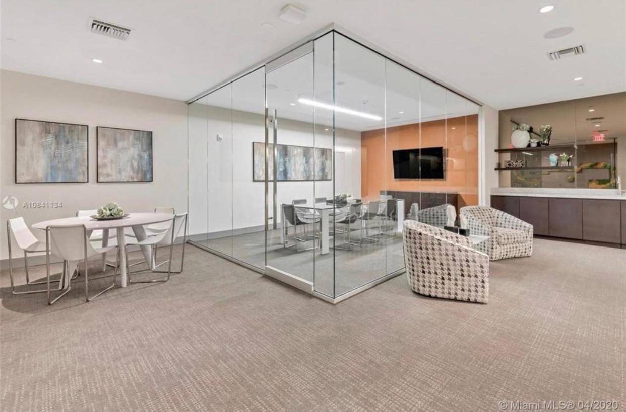 5350 Park inn Suite