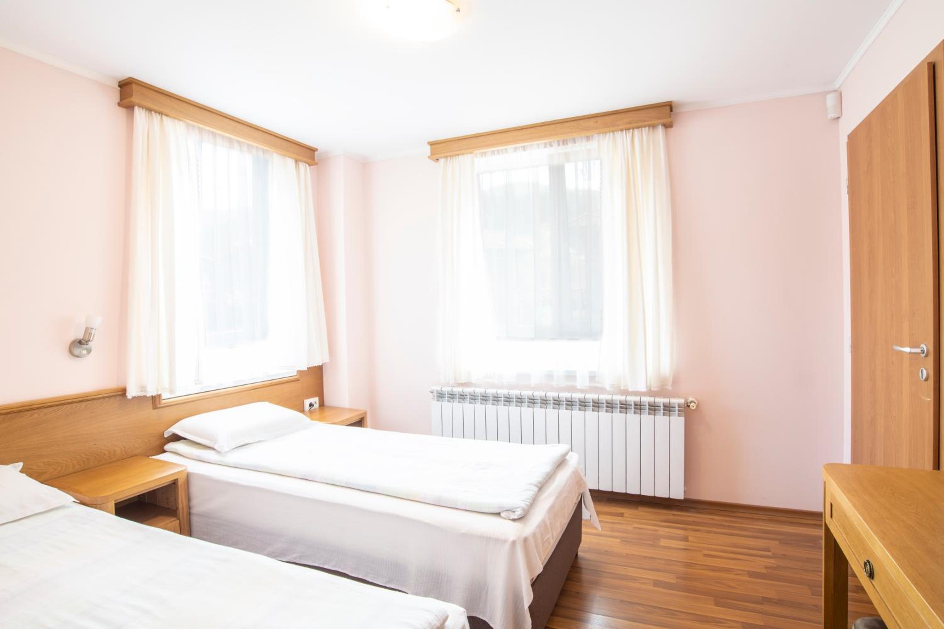 Guest House Roden Dom