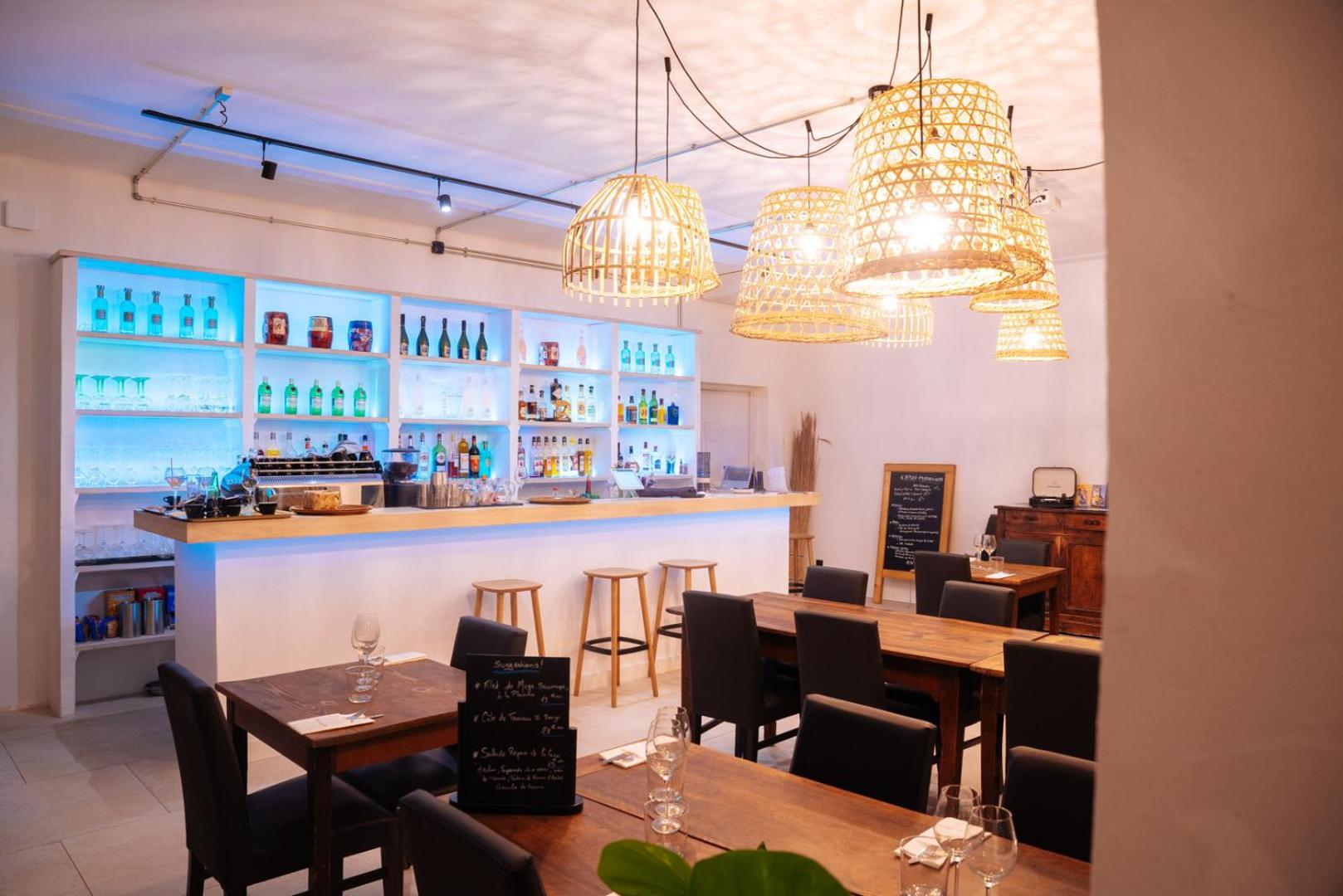restaurant